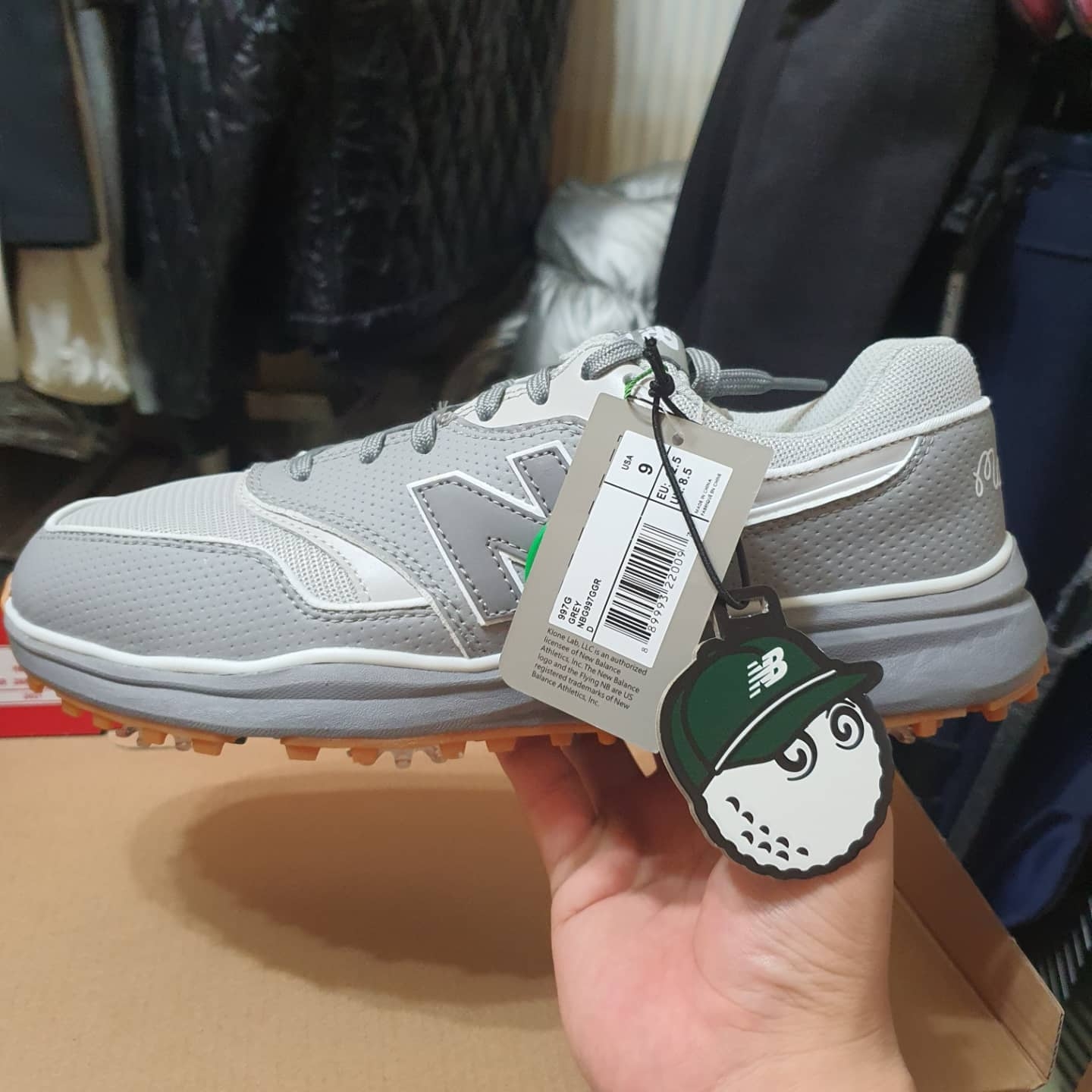 New Balance x Malbon 997 Golf Grey 착용 스타일 - 1
