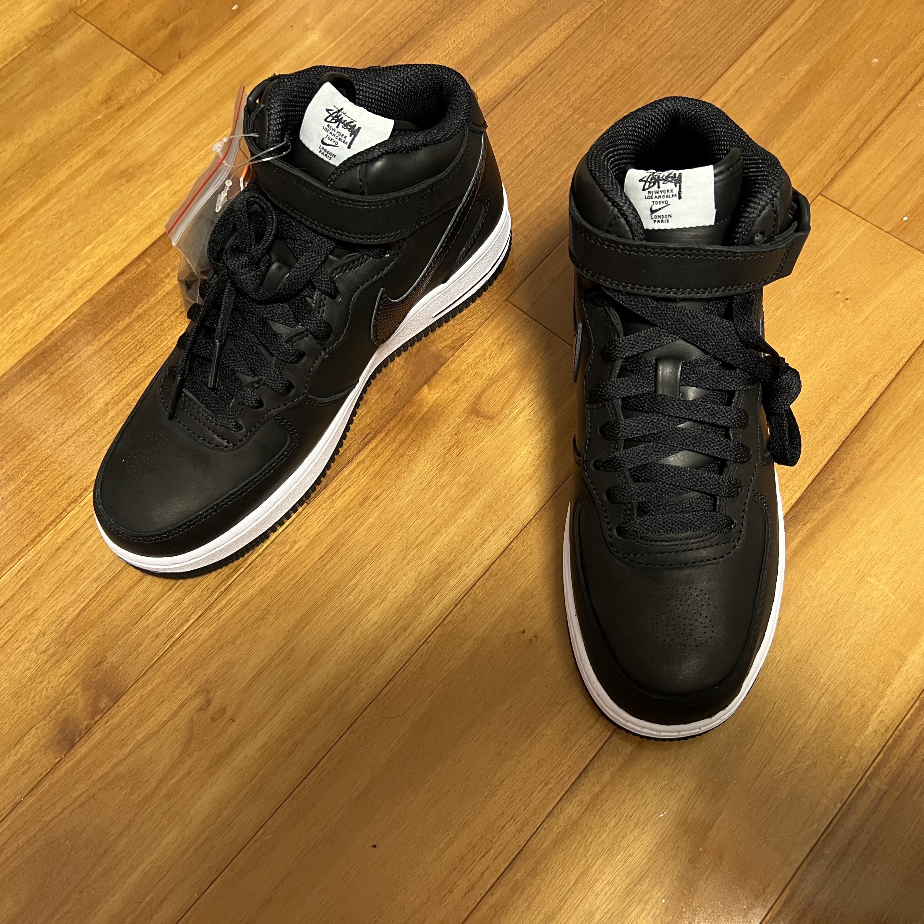 Nike x Stussy Air Force 1 '07 Mid SP Black 착용 스타일