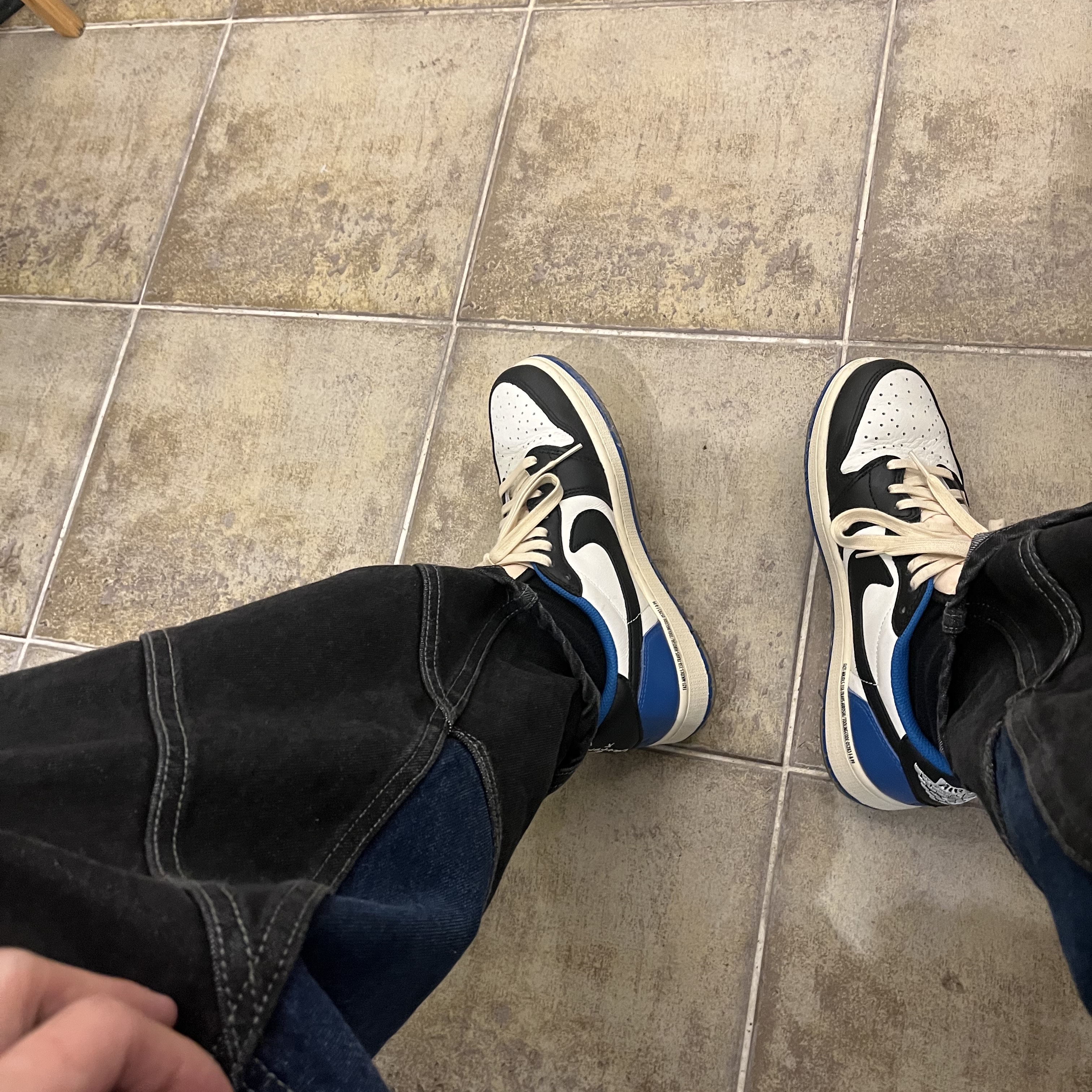 Jordan 1 x Travis Scott x Fragment Retro Low OG SP Military Blue 착용 스타일