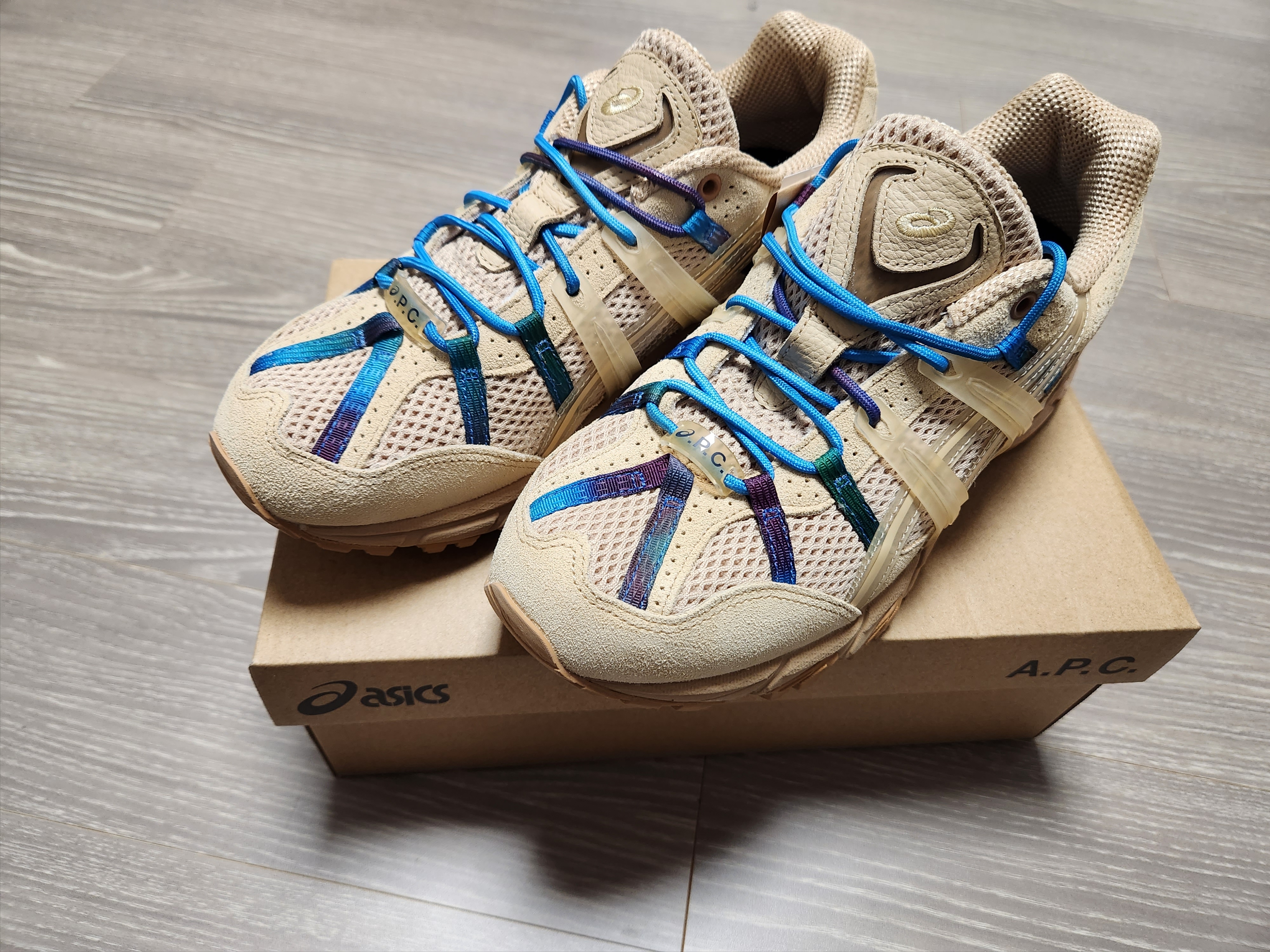 Asics x A.P.C. Gel-Sonoma 15-50 Beige 착용 스타일