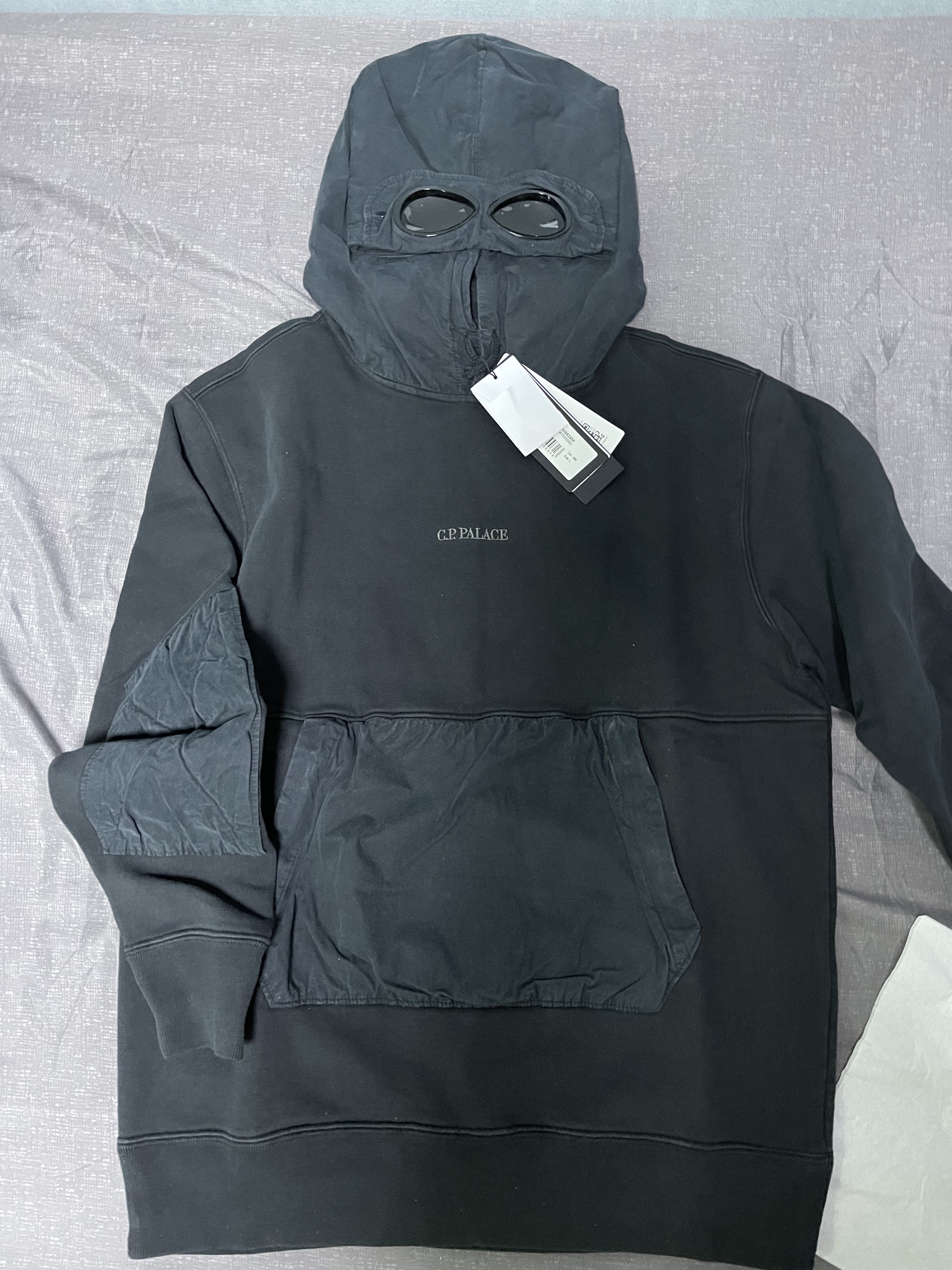 Palace x C.P. Company Goggle Hoodie Black - 22FW 착용 스타일