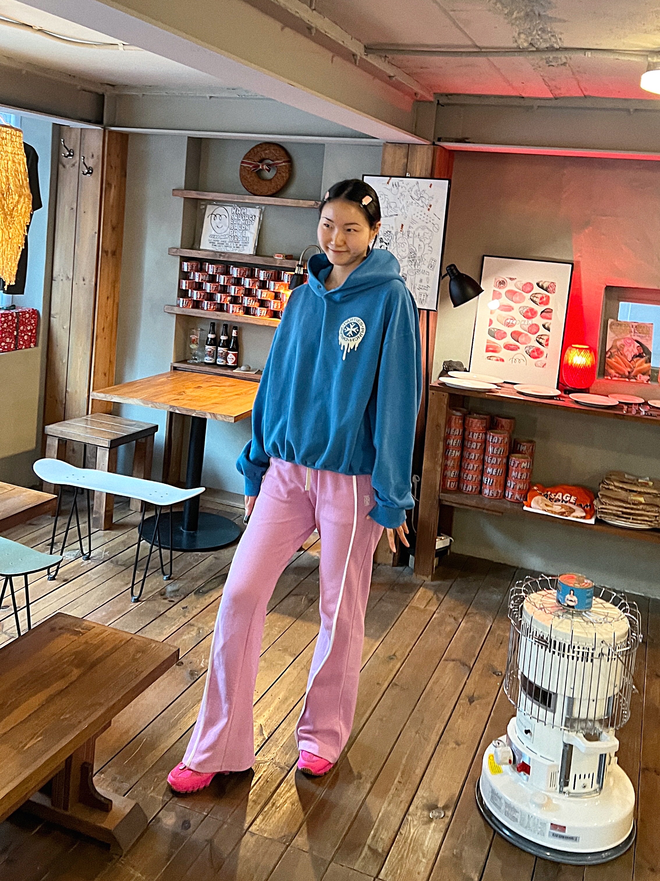 Nike x Jacquemus Air Humara LX Pink Flash 착용 스타일 - 1