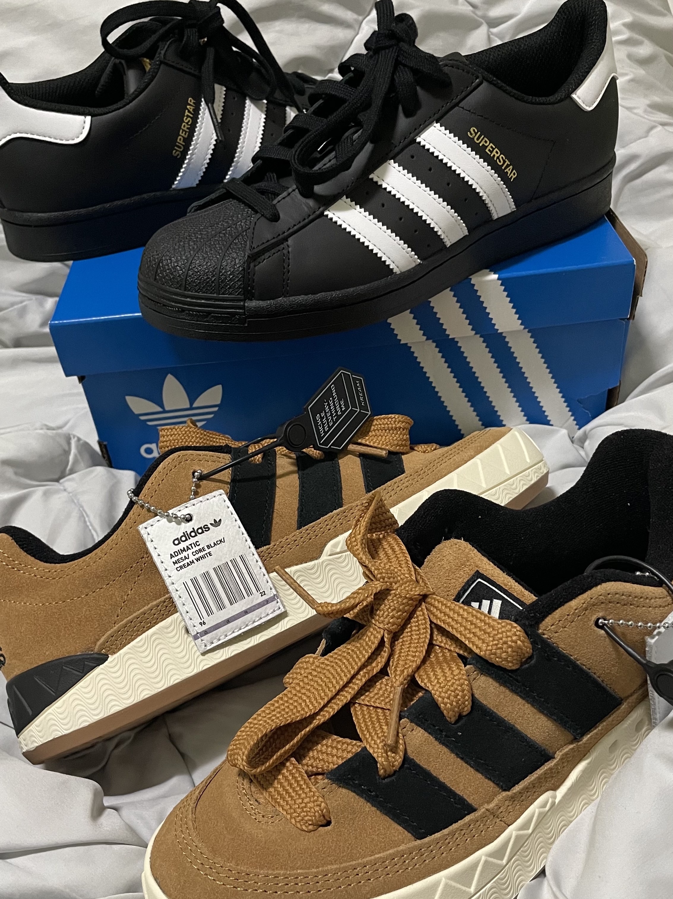 Adidas x Atmos Adimatic OG Shoebox, Adidas Superstar Core Black White 착용 스타일