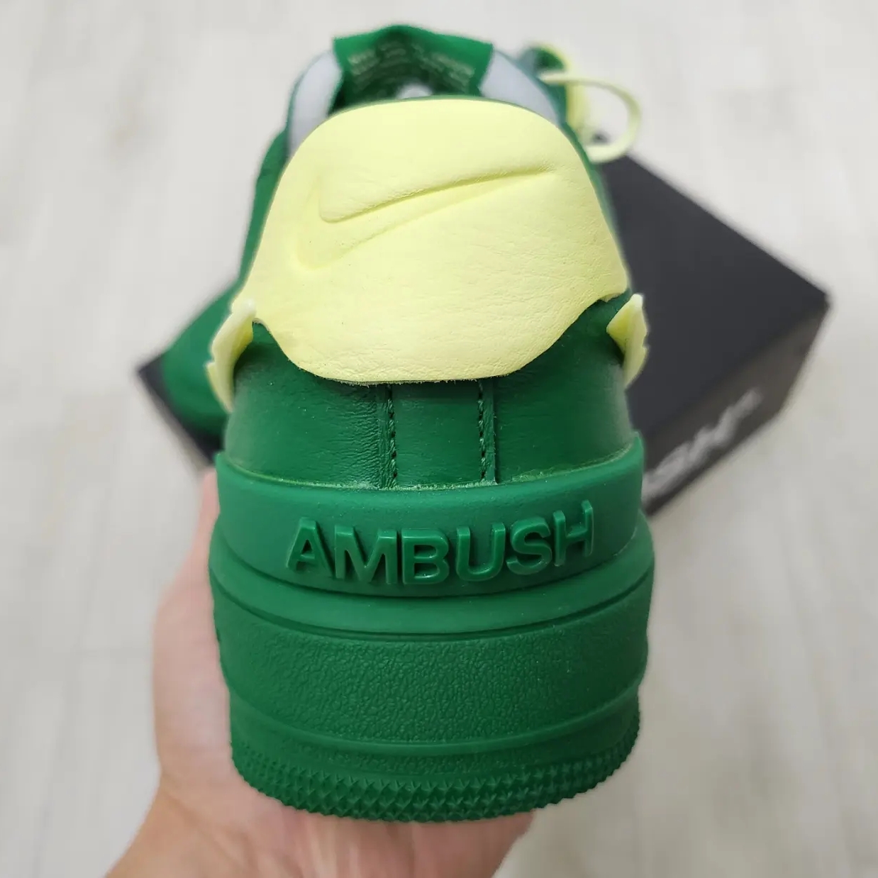 Nike x Ambush Air Force 1 Low SP Pine Green and Citron 착용 스타일 - 3
