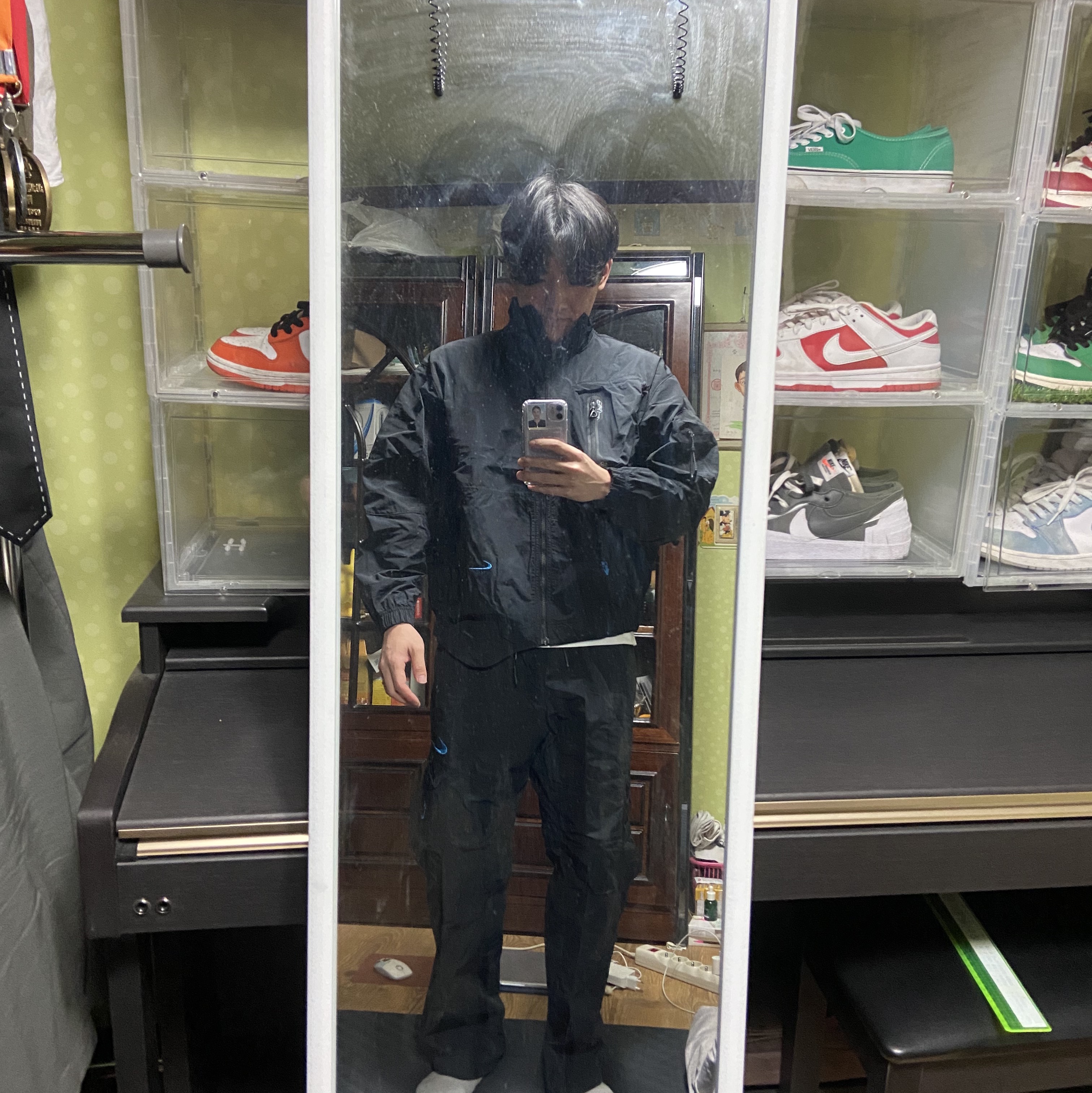 Nike x Off-White NRG Track Suit Black - Asia, Jordan 1 Retro High OG Hyper Royal 착용 스타일 - 1