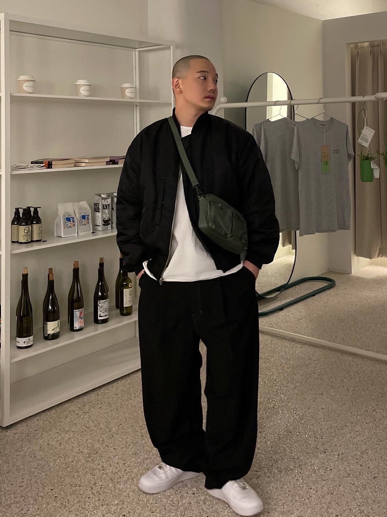 Porter Tanker Shoulder Bag S Sage Green, Nike Air Force 1 '07 Low White 착용 스타일 - 1