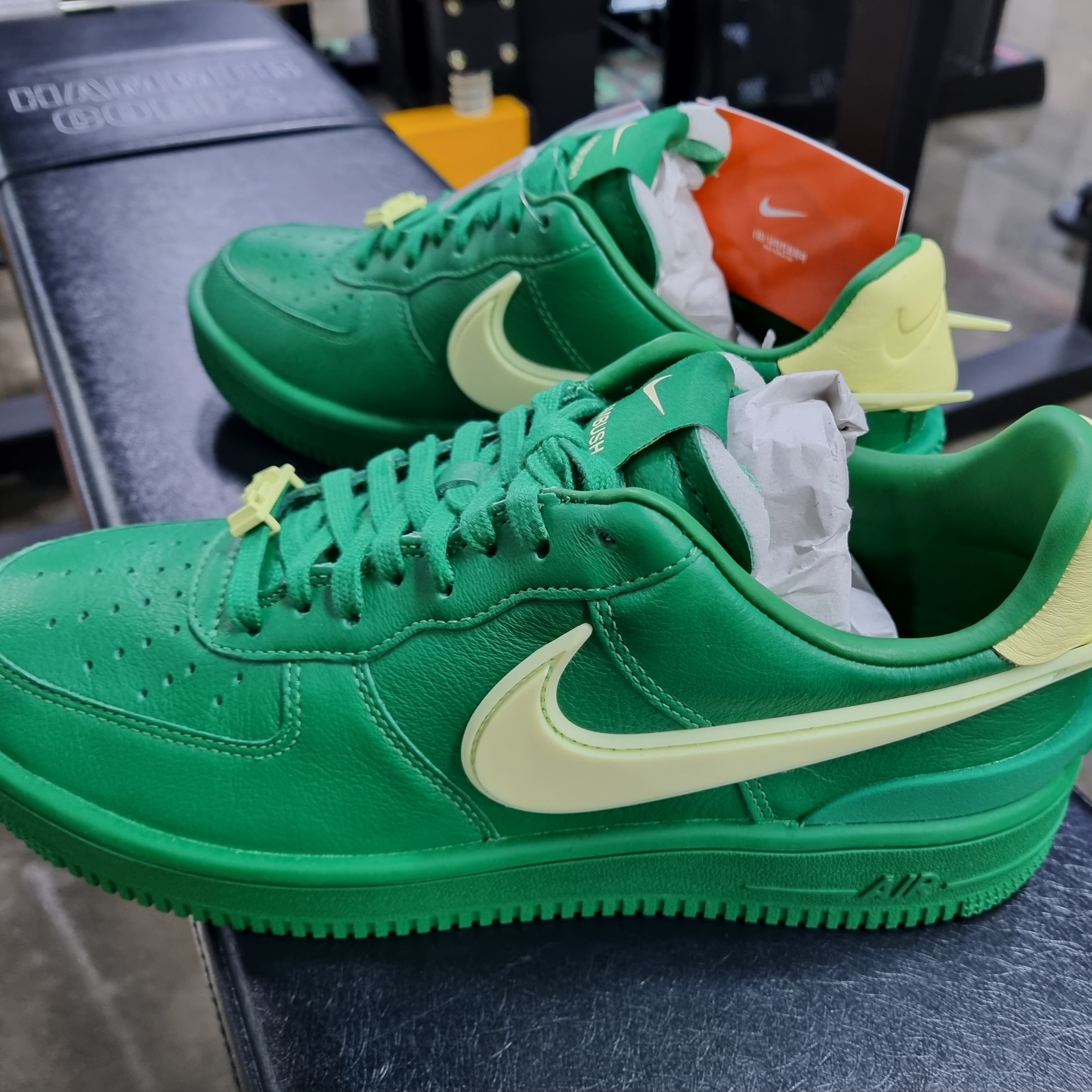 Nike x Ambush Air Force 1 Low SP Pine Green and Citron 착용 스타일 - 3