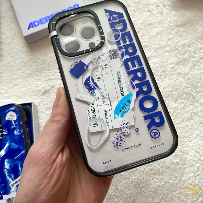 Casetify x Ader Error iPhone Sticker Magsafe Case Clear, Casetify x Ader Error iPhone Tube Magsafe Case Blue 착용 스타일 - 4