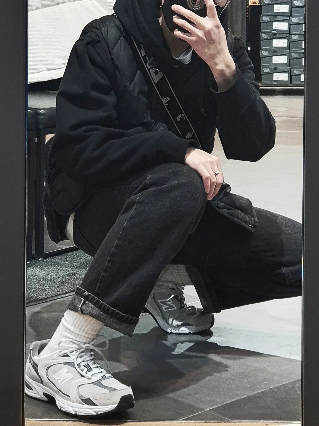 Off-White x Amore Pacific Protection Box (Without Cosmetics), Stussy 8 Ball Hoodie Black - 21FW 착용 스타일