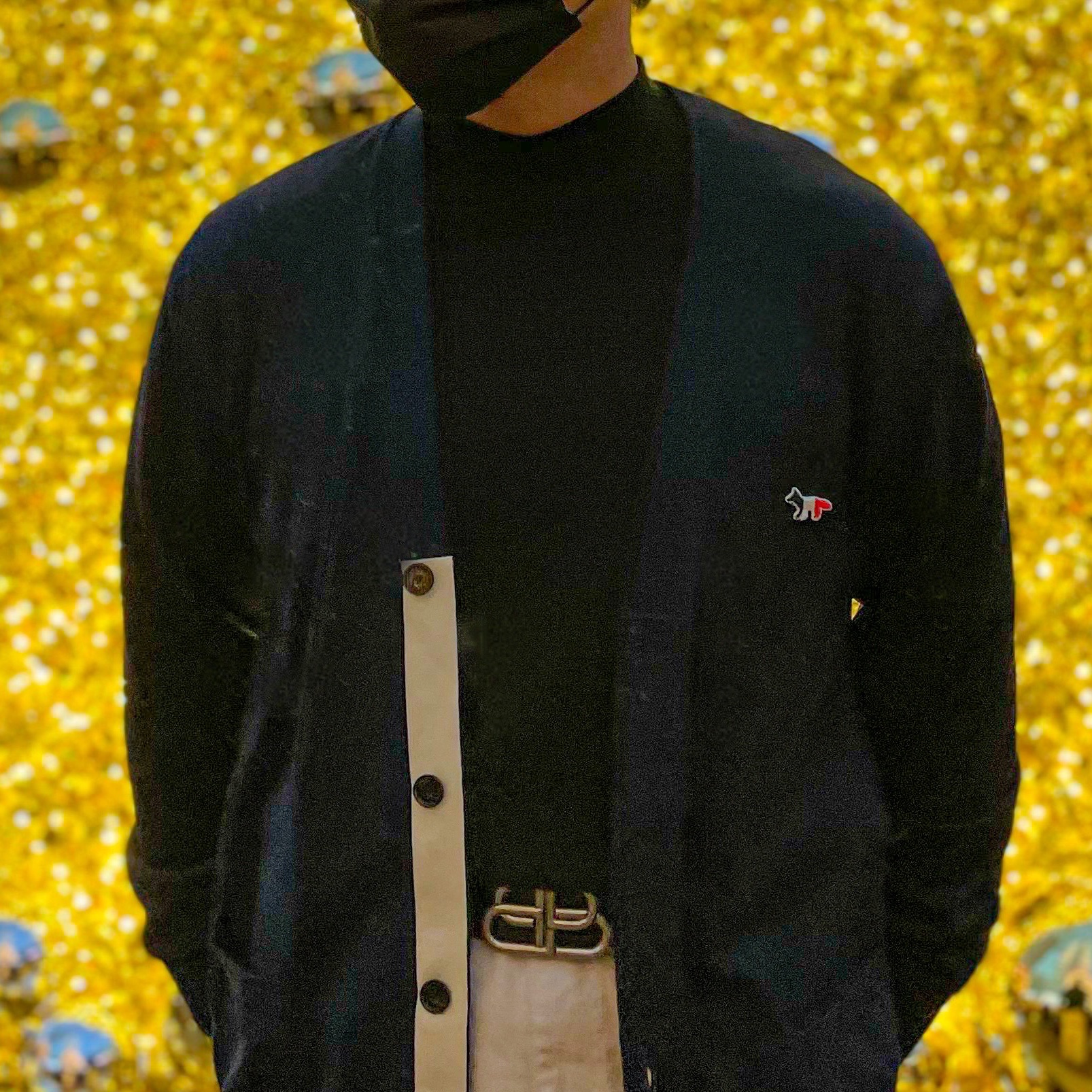 Balenciaga BB Large Vegetable Leather Belt Black Silver, Maison Kitsune Tricolor Fox Patch Classic Cardigan Navy 착용 스타일 - 3