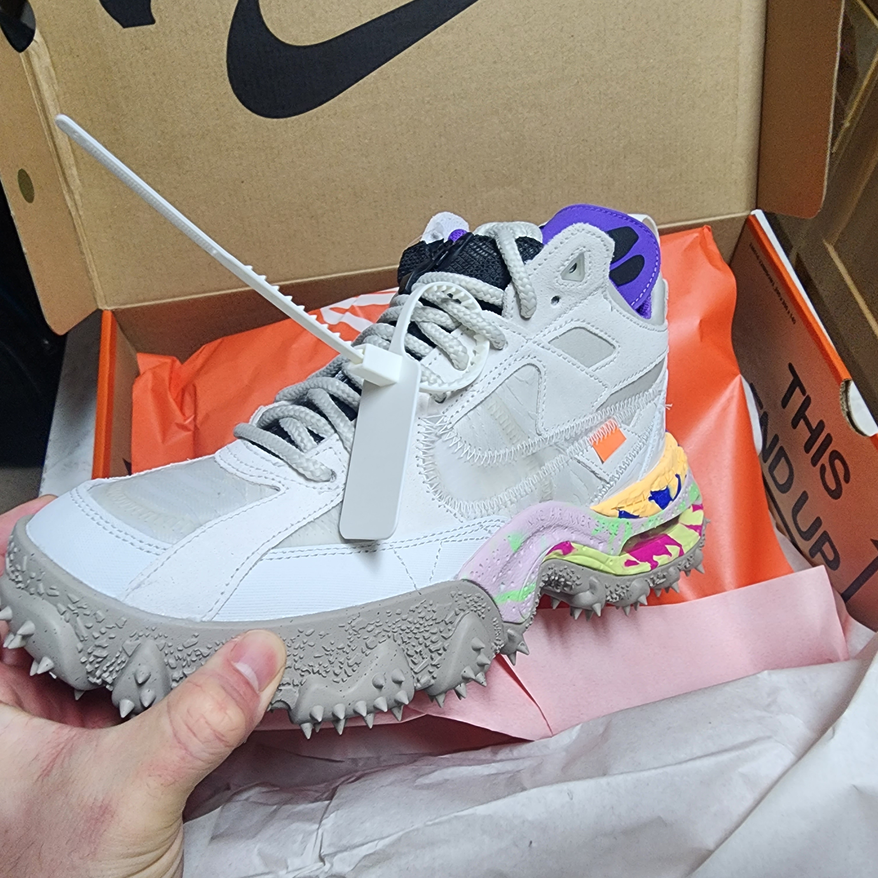 Nike x Off-White Terra Forma Summit White and Psychic Purple 착용 스타일 - 3