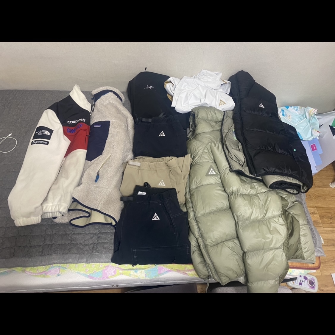 Supreme x The North Face Expedition Fleece Jacket White - 18FW, Patagonia Classic Retro-X Jacket Natural 착용 스타일