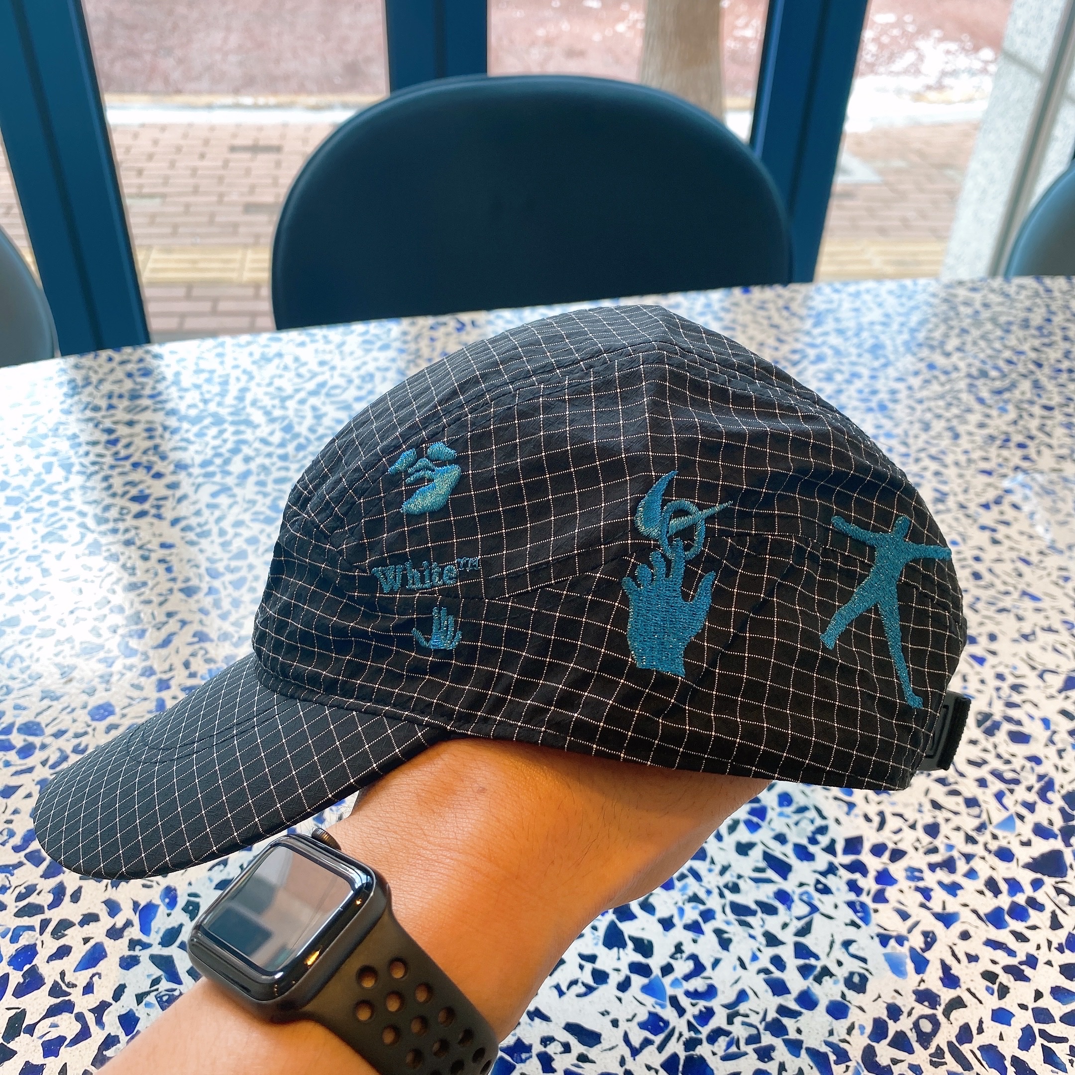 Nike x Off-White NRG Hat Black 착용 스타일 - 3