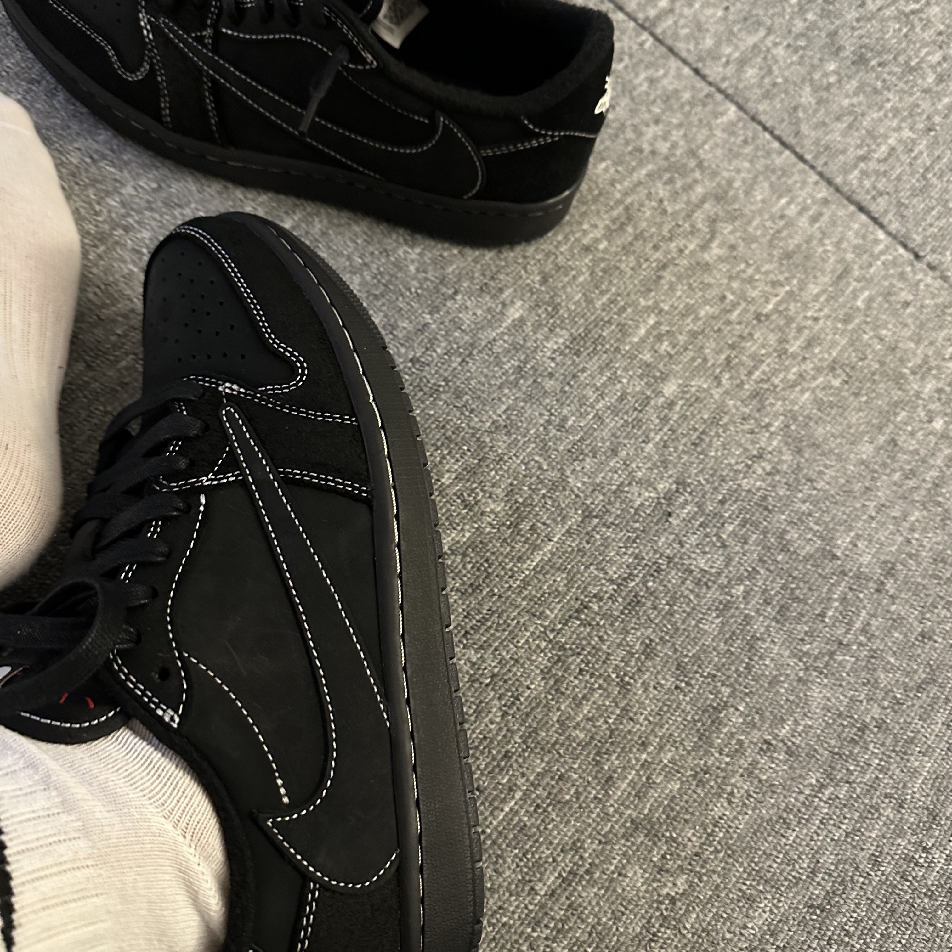 Jordan 1 x Travis Scott Retro Low OG SP Black Phantom 착용 스타일