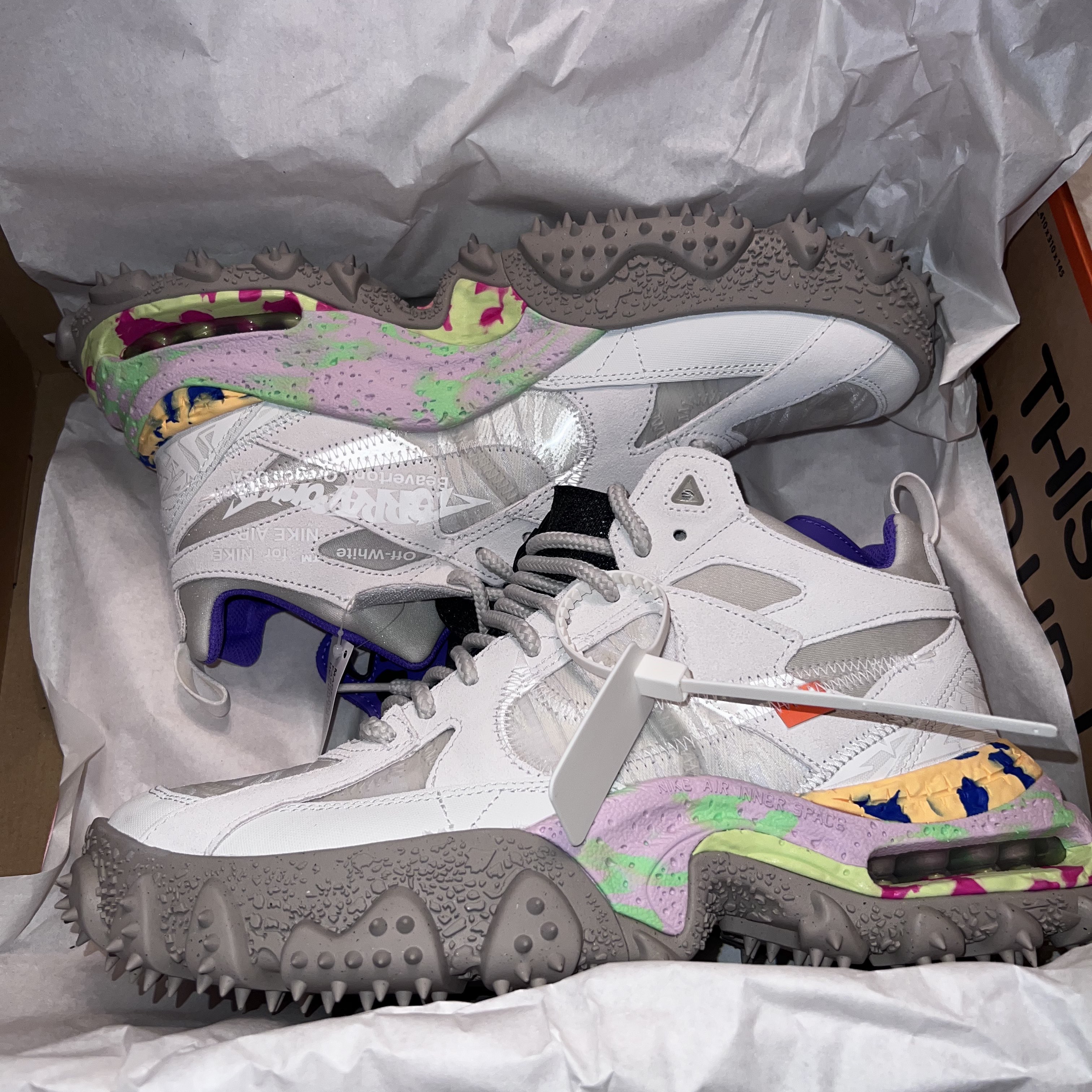 Nike x Off-White Terra Forma Summit White and Psychic Purple 착용 스타일