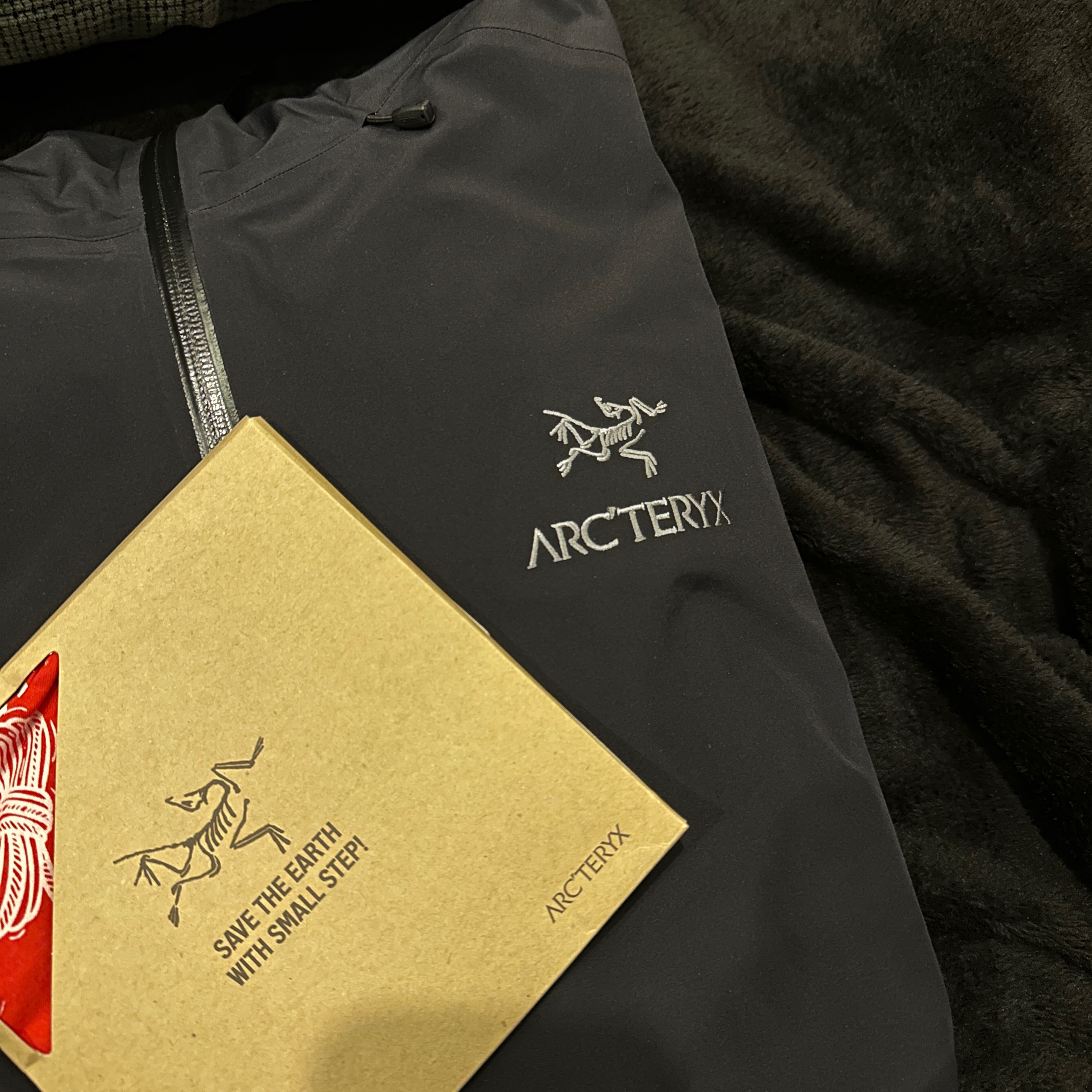 Arc'teryx Beta LT Jacket Black 착용 스타일