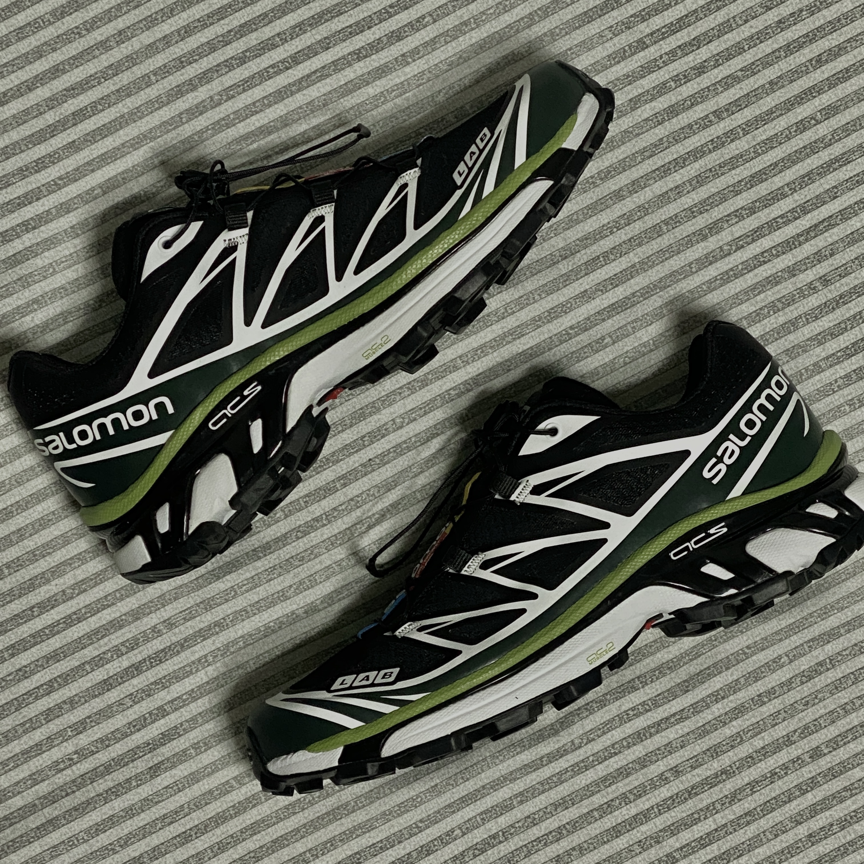 Salomon XT-6 Scarab Black 착용 스타일 - 2