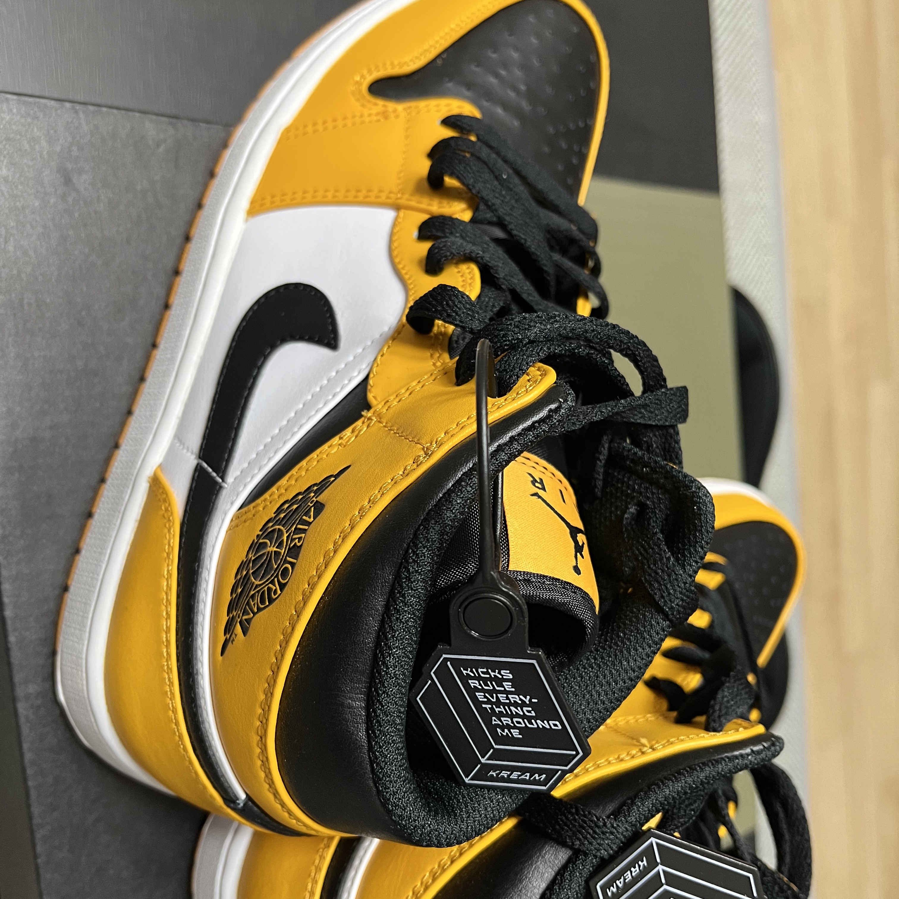 Jordan 1 Mid Taxi 착용 스타일 - 2