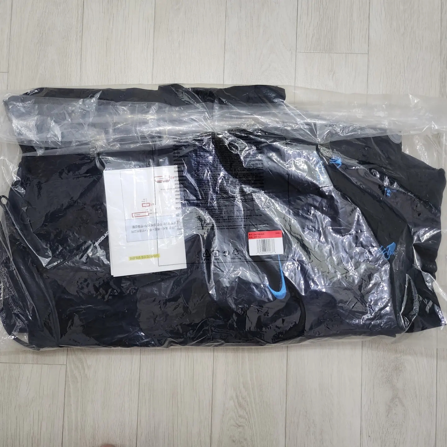 Nike x Off-White NRG Track Suit Black - Asia, Nike x Off-White Dunk Low The 50 - Lot 46 착용 스타일 - 2