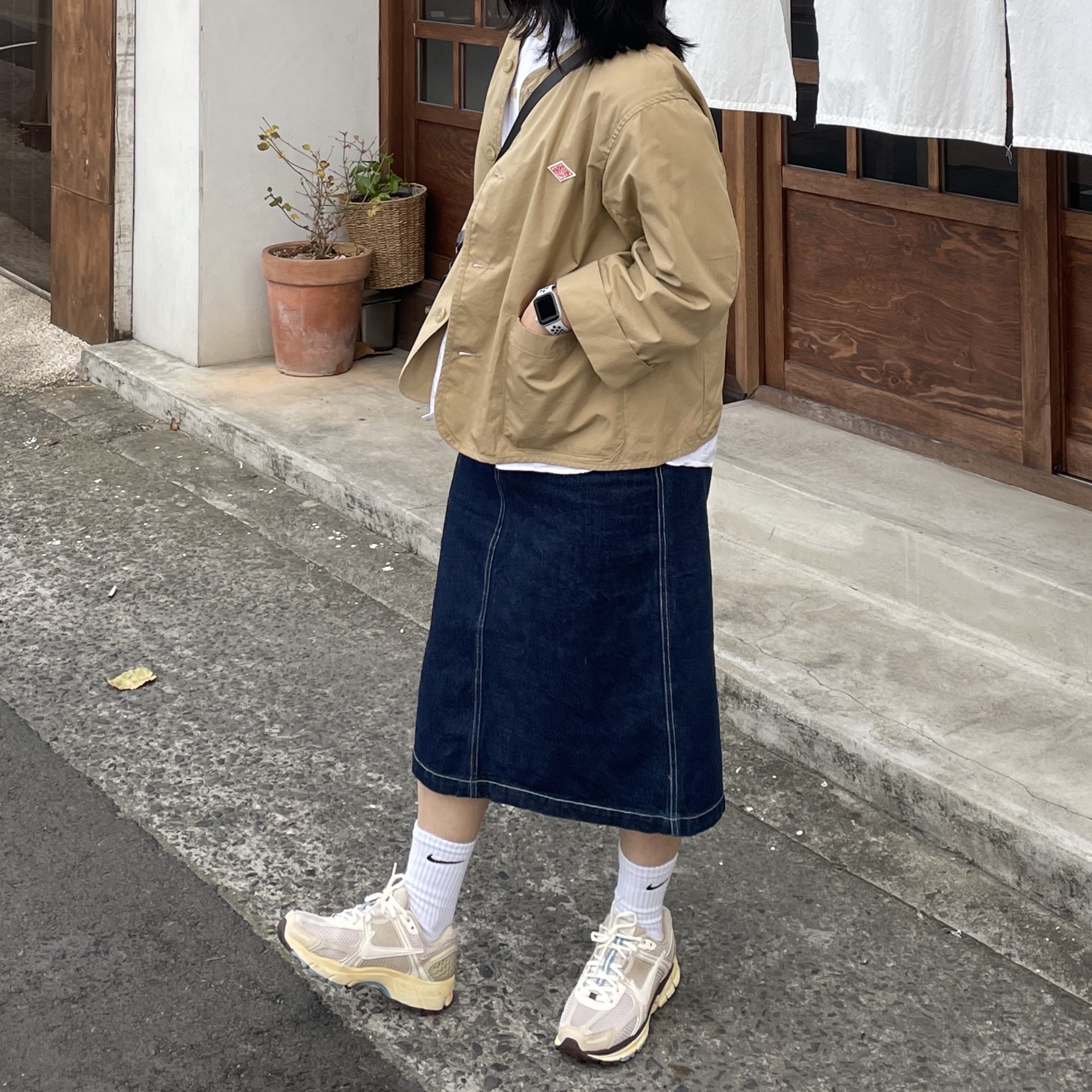(W) Nike Zoom Vomero 5 Oatmeal 착용 스타일
