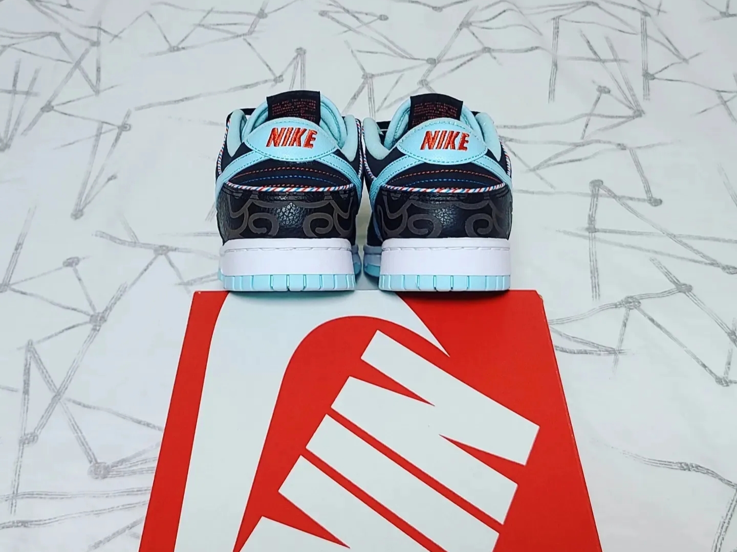 Nike Dunk Low Retro SE Barber Shop Black 착용 스타일 - 5
