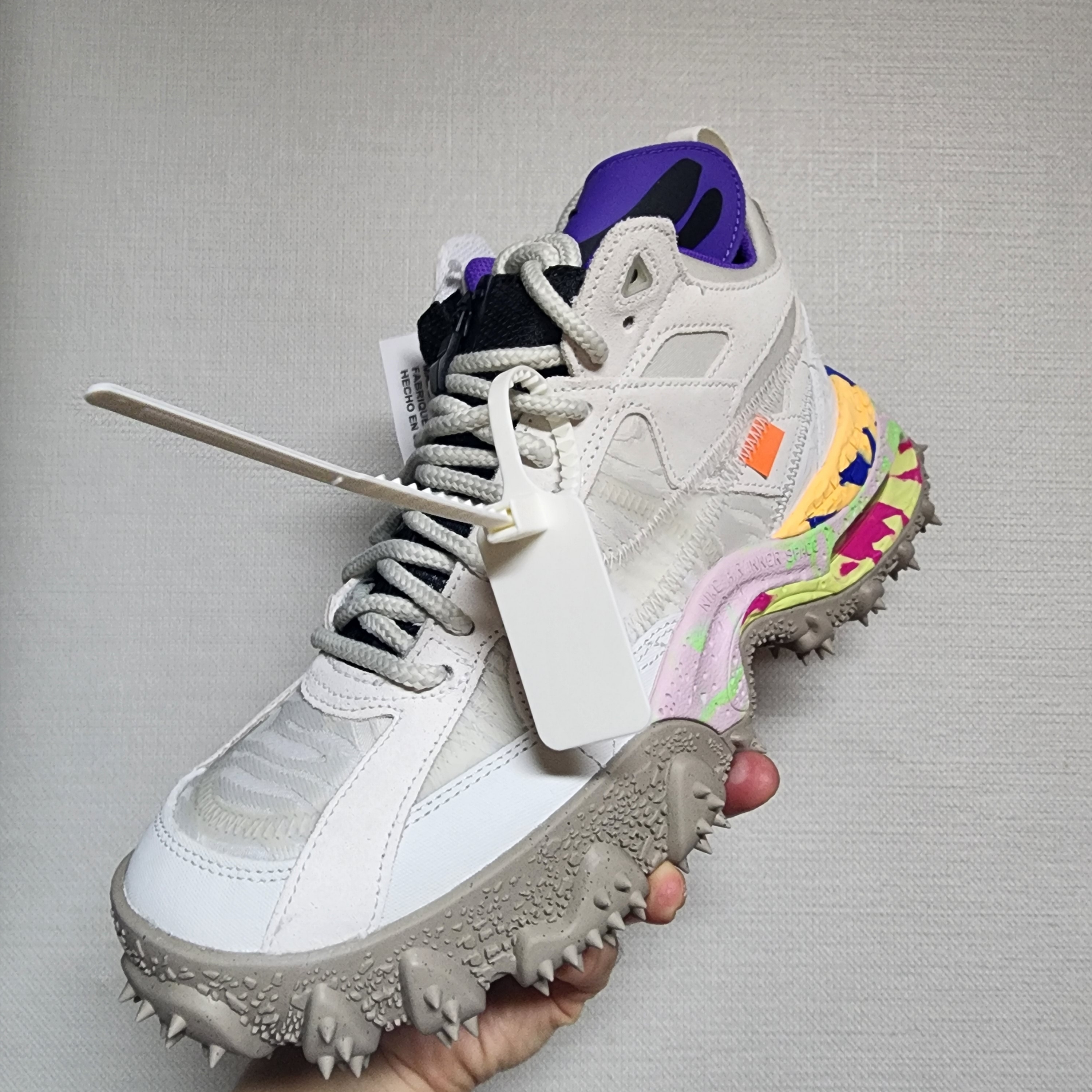 Nike x Off-White Terra Forma Summit White and Psychic Purple 착용 스타일 - 1