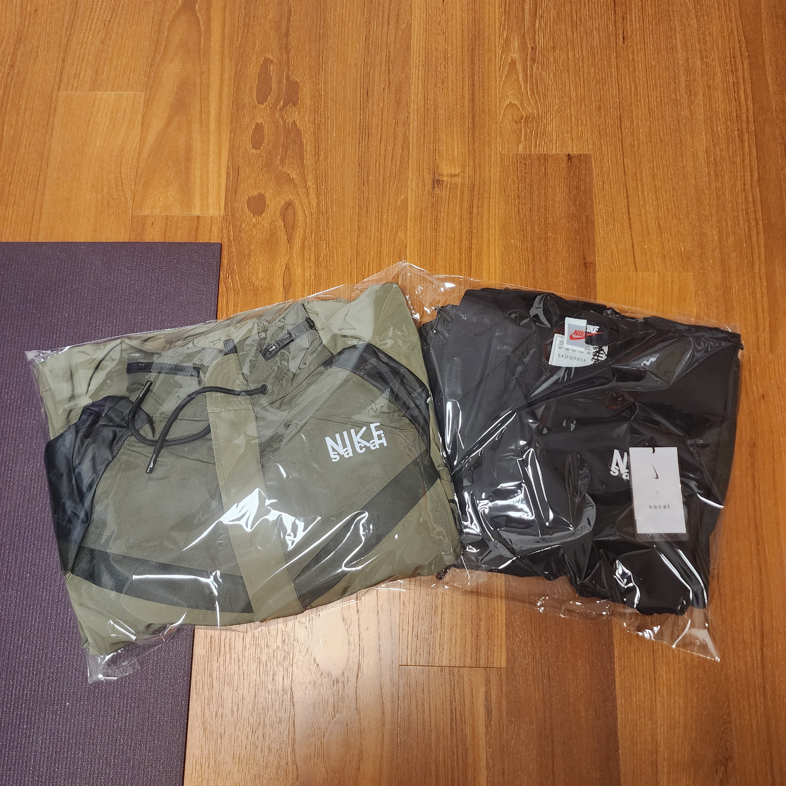 Nike x Sacai NRG Short Sleeve Top Black - Asia, Nike x Sacai NRG Trench Jacket Medium Olive - Asia 착용 스타일