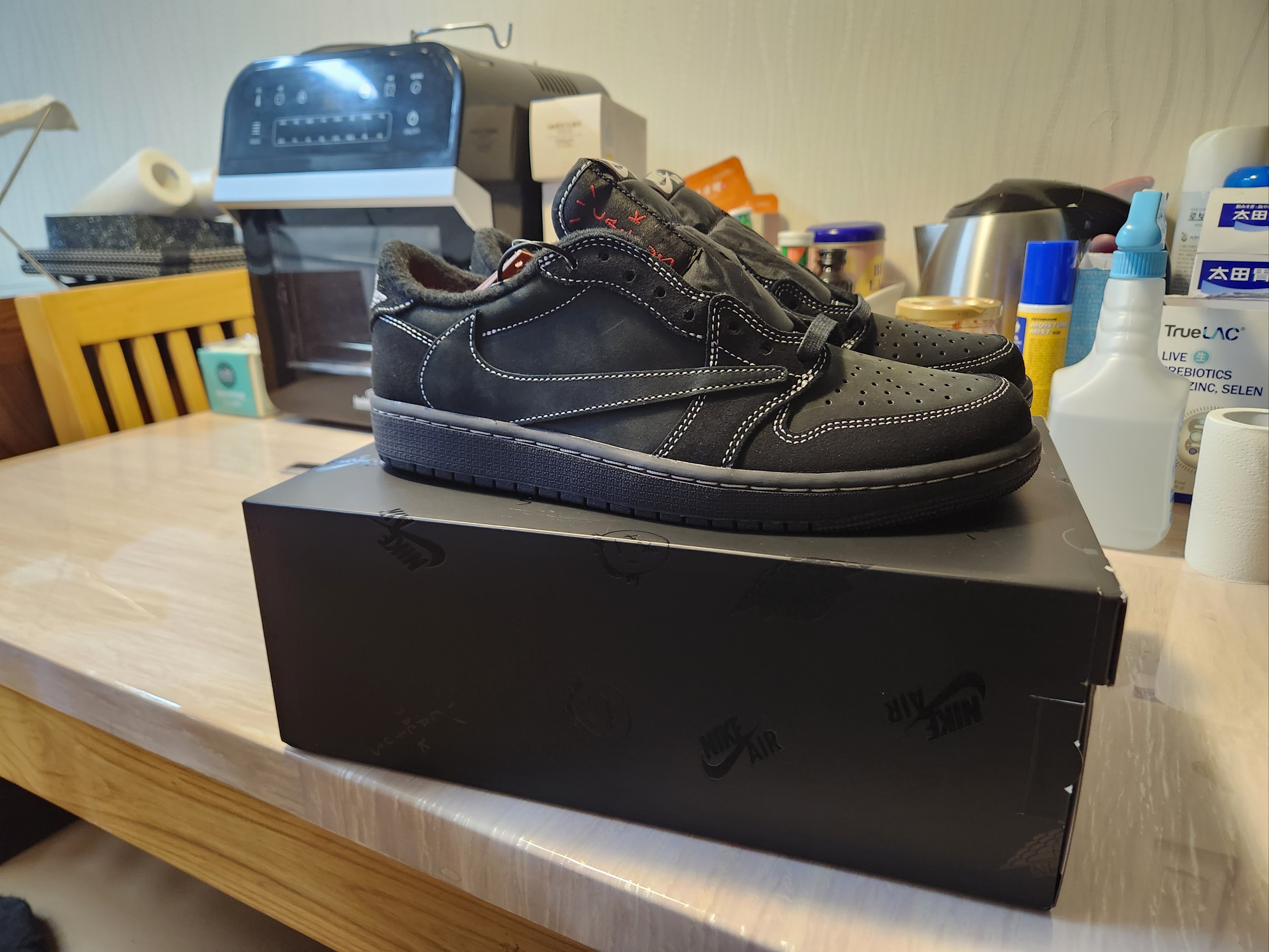 Jordan 1 x Travis Scott Retro Low OG SP Black Phantom 착용 스타일