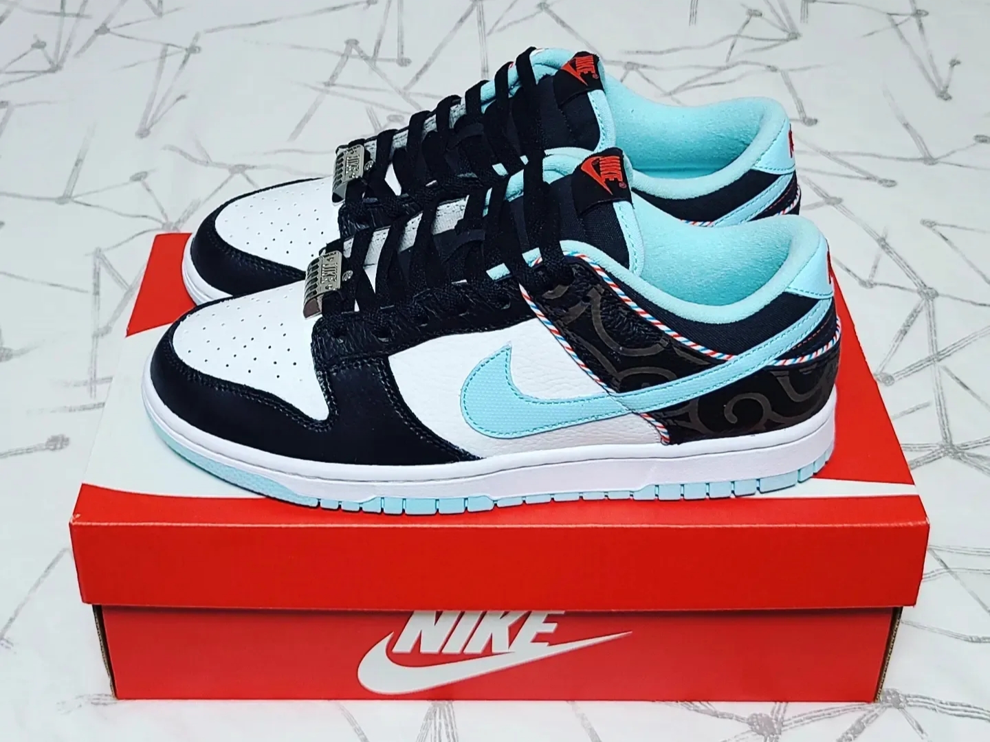 Nike Dunk Low Retro SE Barber Shop Black 착용 스타일 - 2