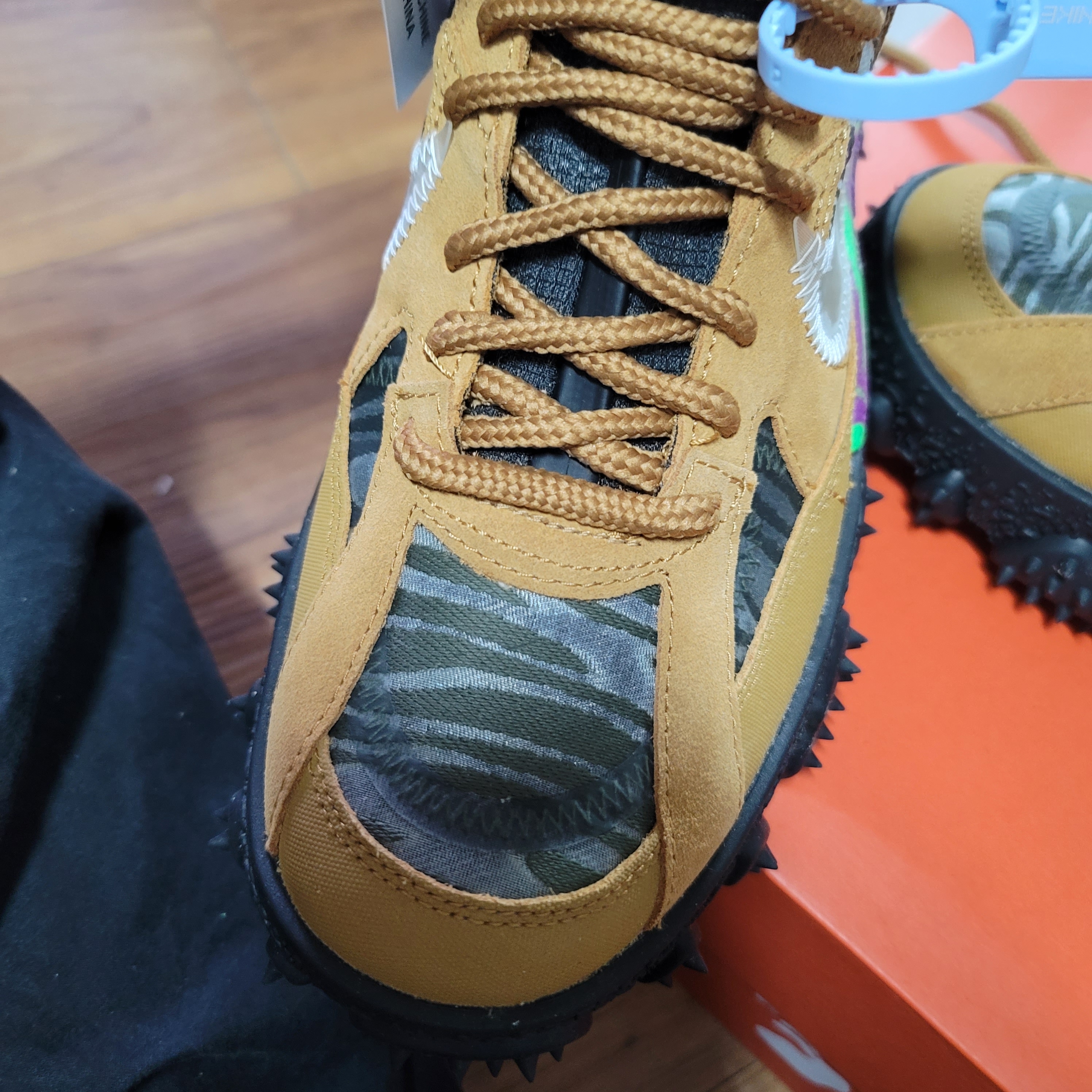 Nike x Off-White Terra Forma Wheat and Green Strike 착용 스타일 - 2
