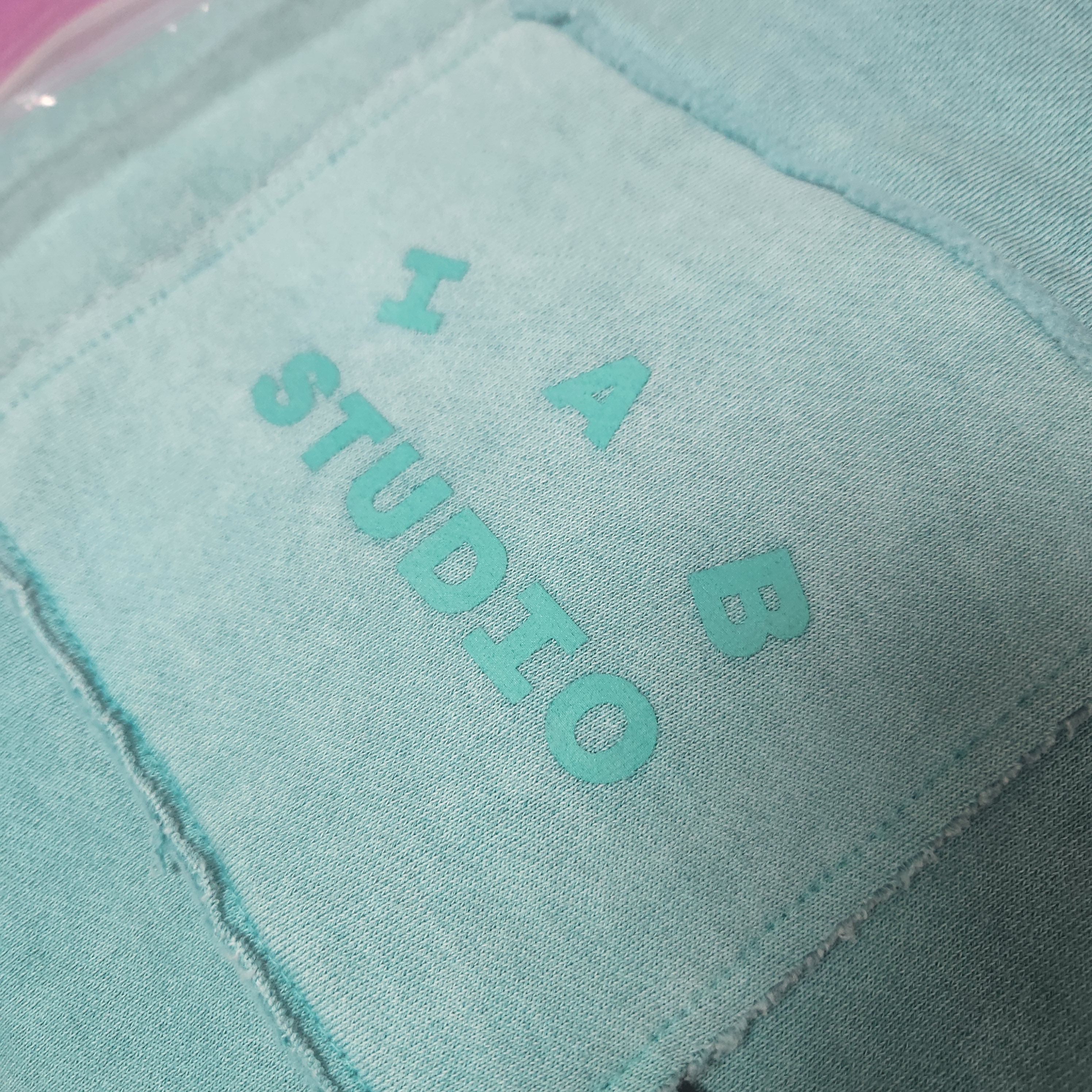 IAB Studio Pigment Sweatshirt & Mini Bag Jade 착용 스타일