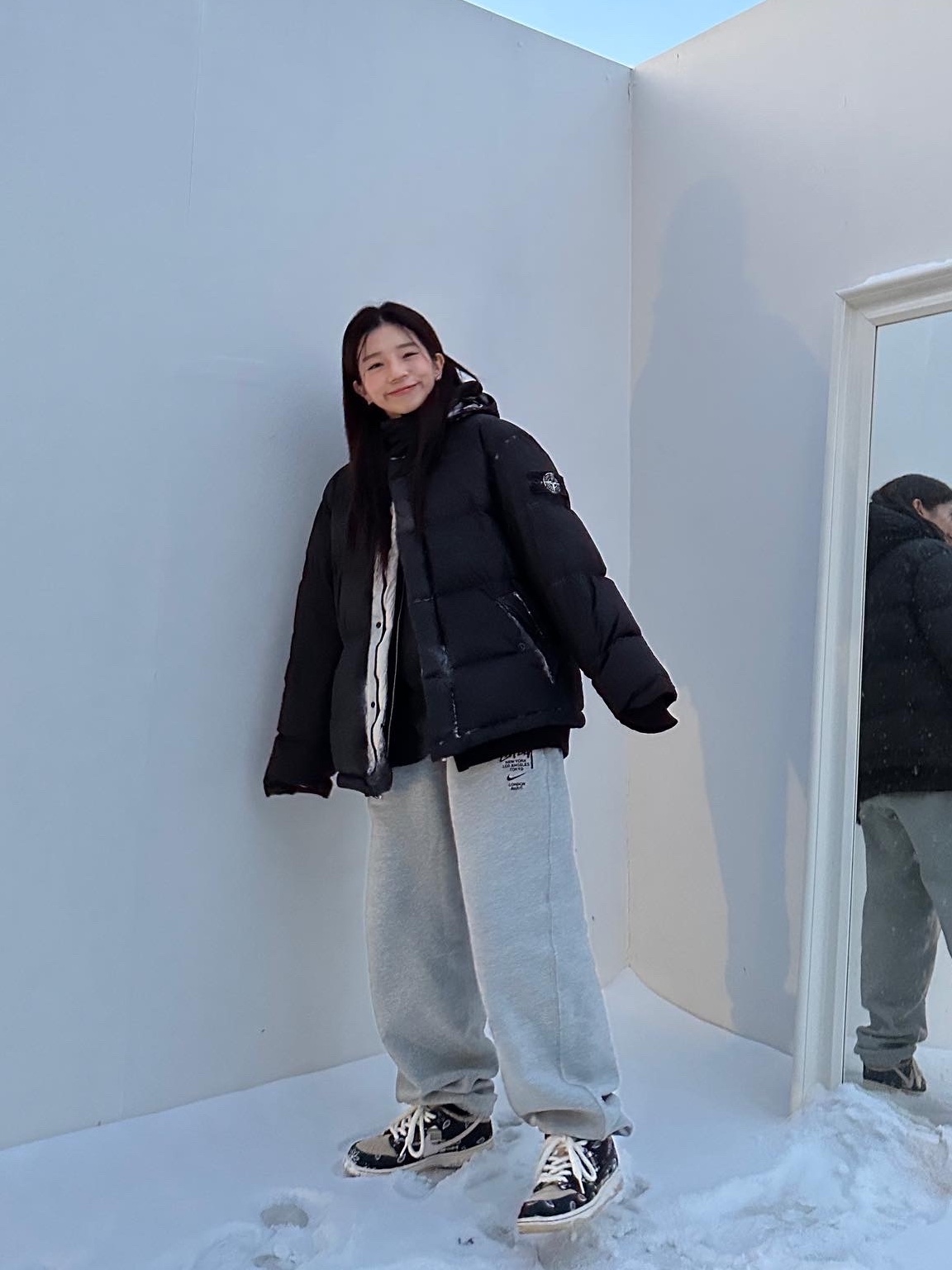 Supreme x Stone Island Painted Camo Crinkle Down Jacket Black - 20FW, Nike x Travis Scott SB Dunk Low 착용 스타일