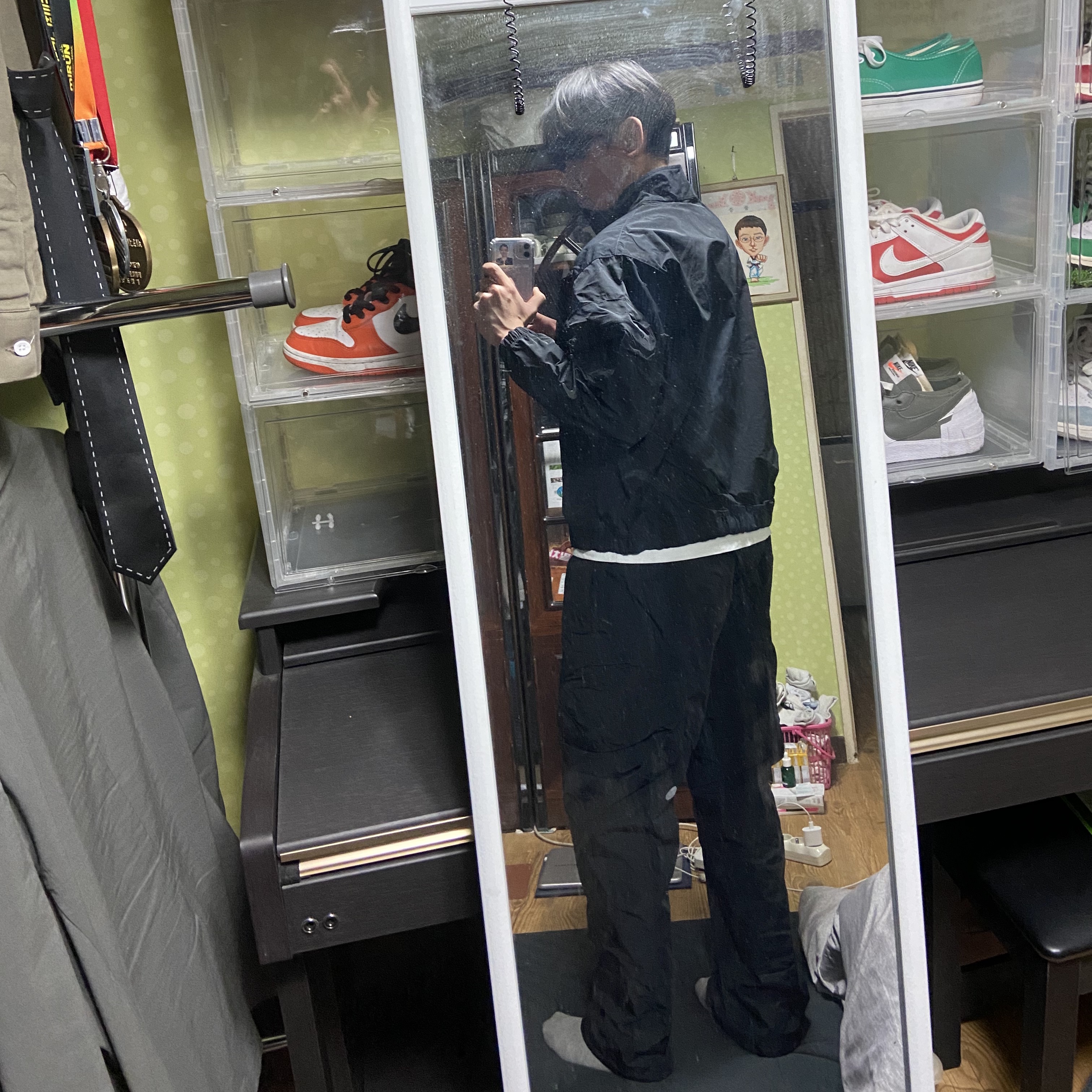 Nike x Off-White NRG Track Suit Black - Asia, Jordan 1 Retro High OG Hyper Royal 착용 스타일 - 3