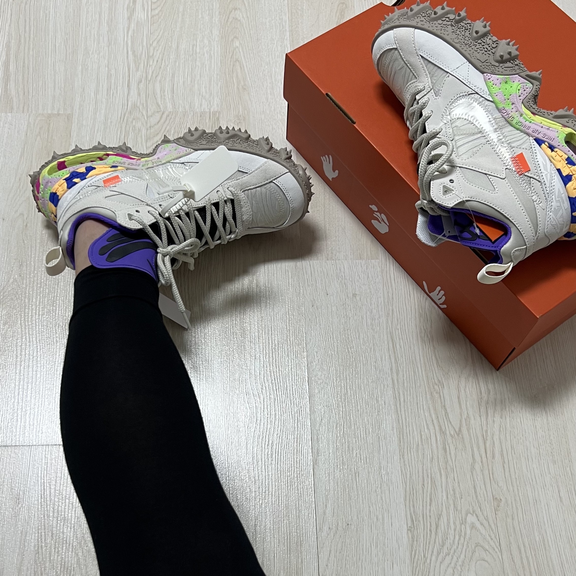 Nike x Off-White Terra Forma Summit White and Psychic Purple 착용 스타일 - 3