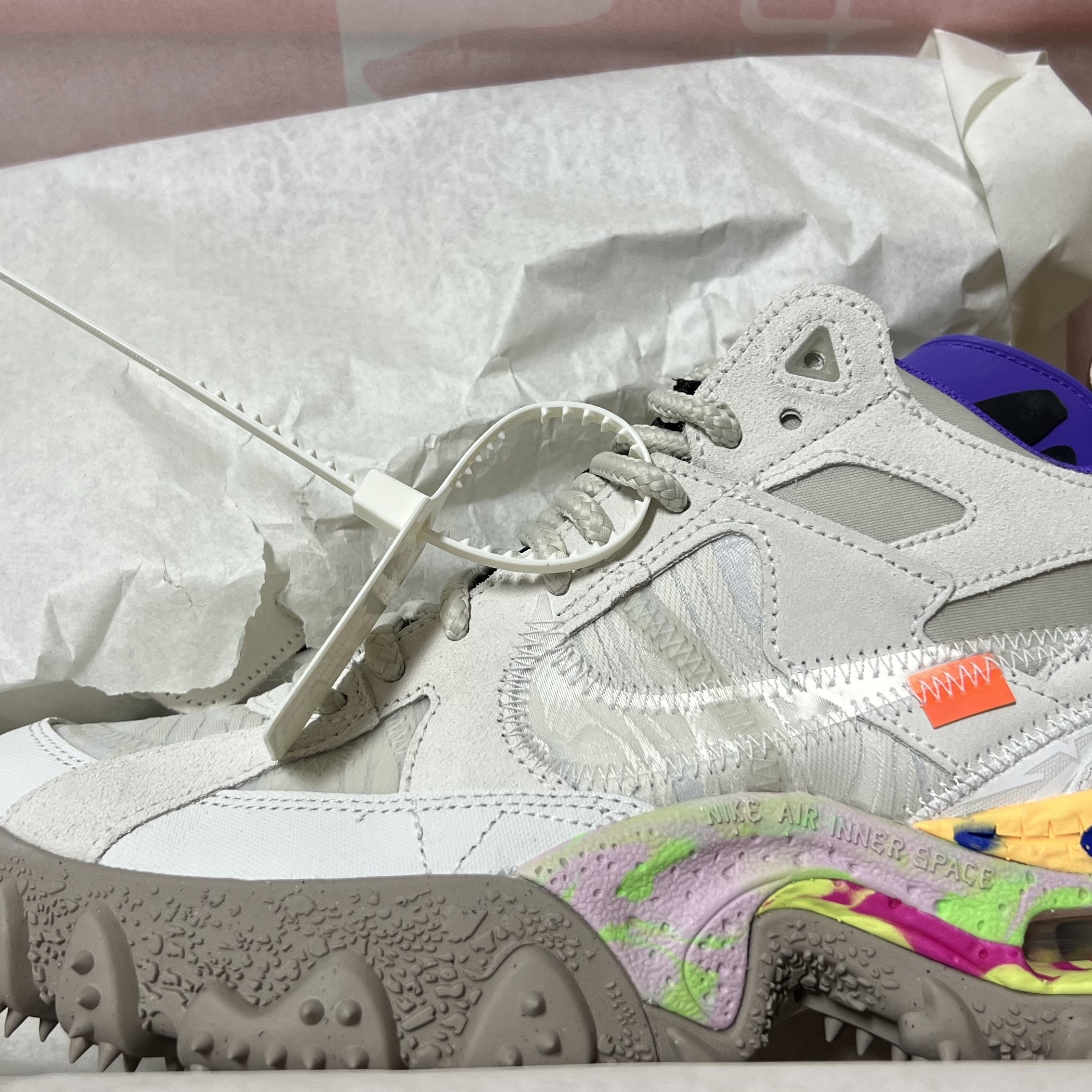 Nike x Off-White Terra Forma Summit White and Psychic Purple 착용 스타일 - 1