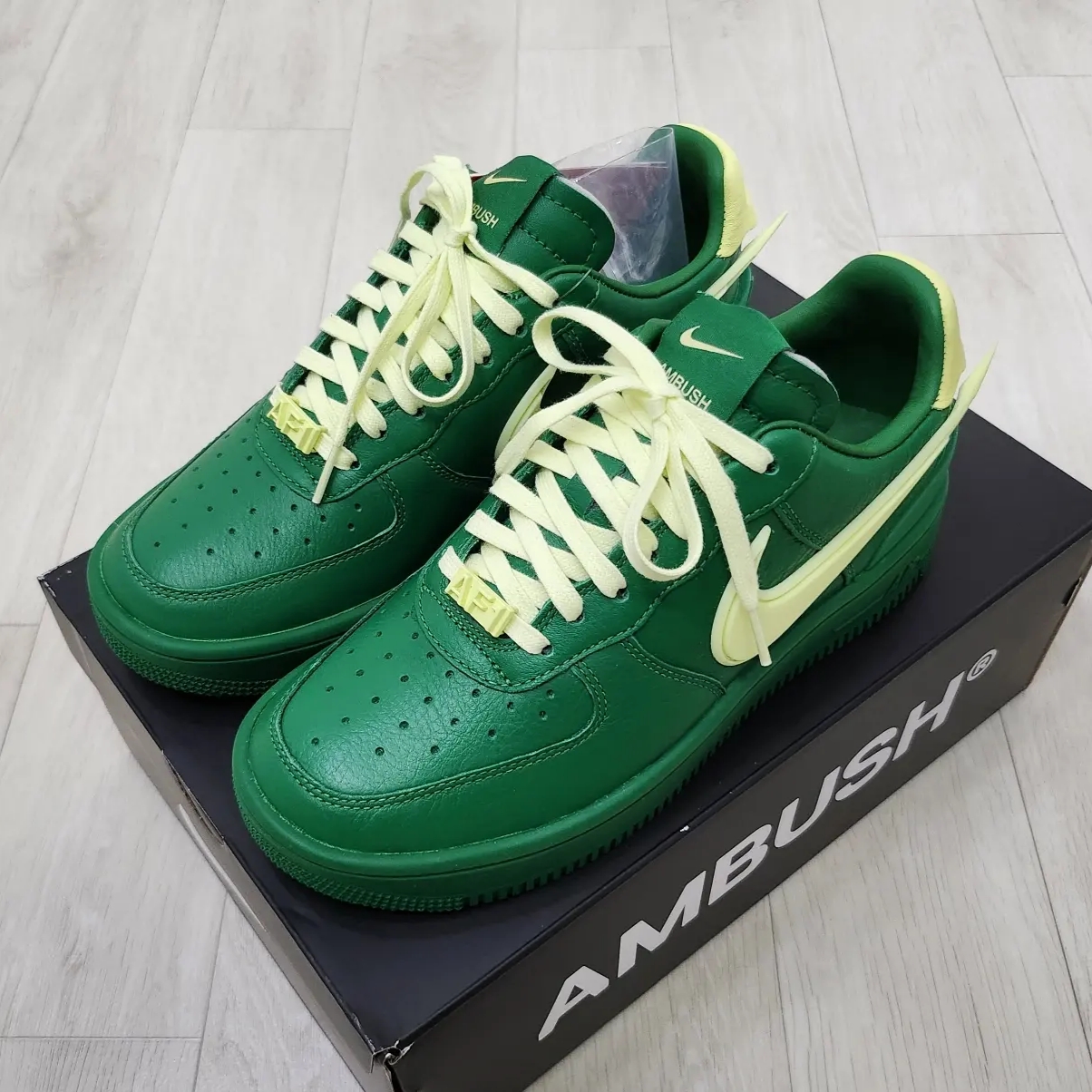 Nike x Ambush Air Force 1 Low SP Pine Green and Citron 착용 스타일 - 2