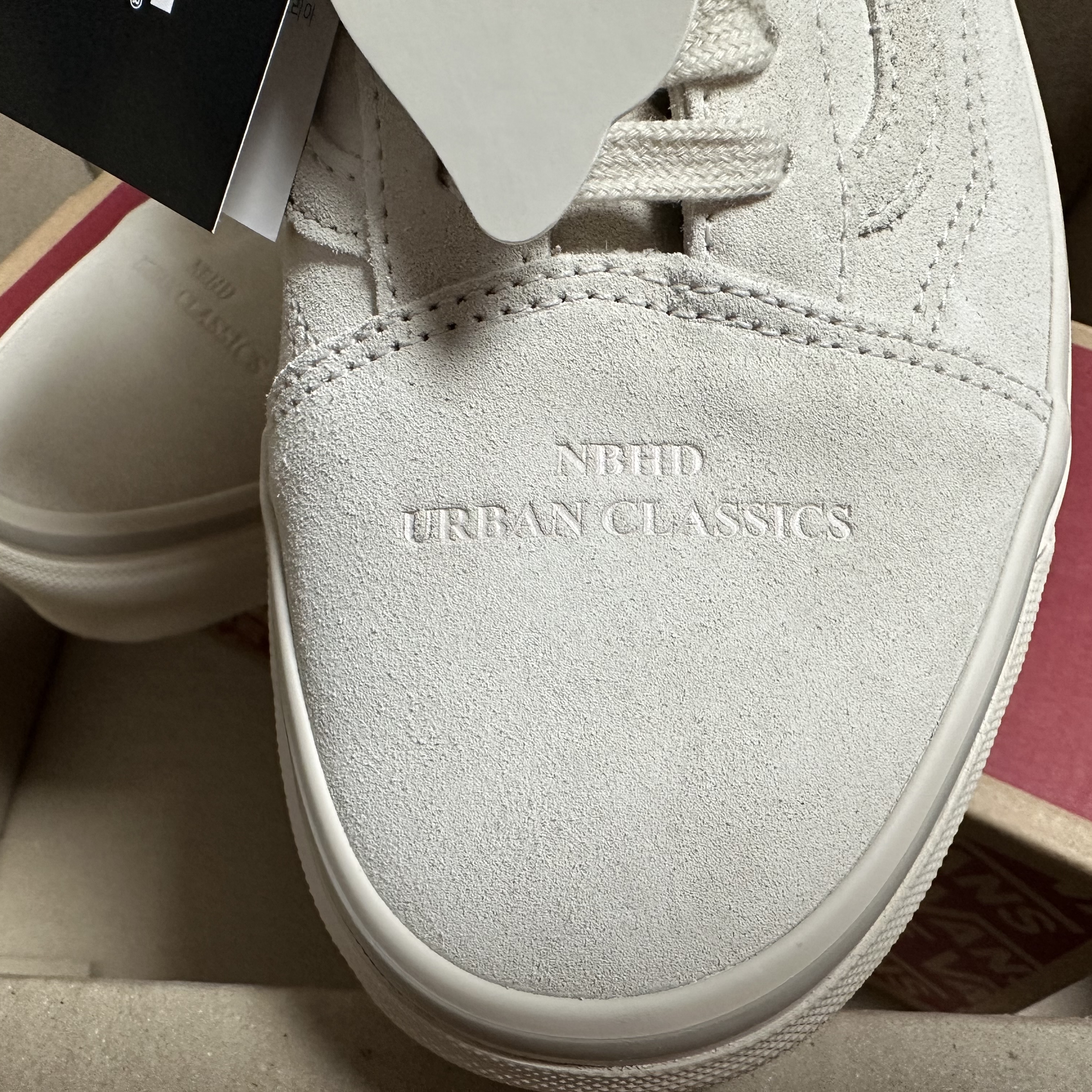 Vans x Neighborhood Old Skool 36 DX Sand 착용 스타일 - 2