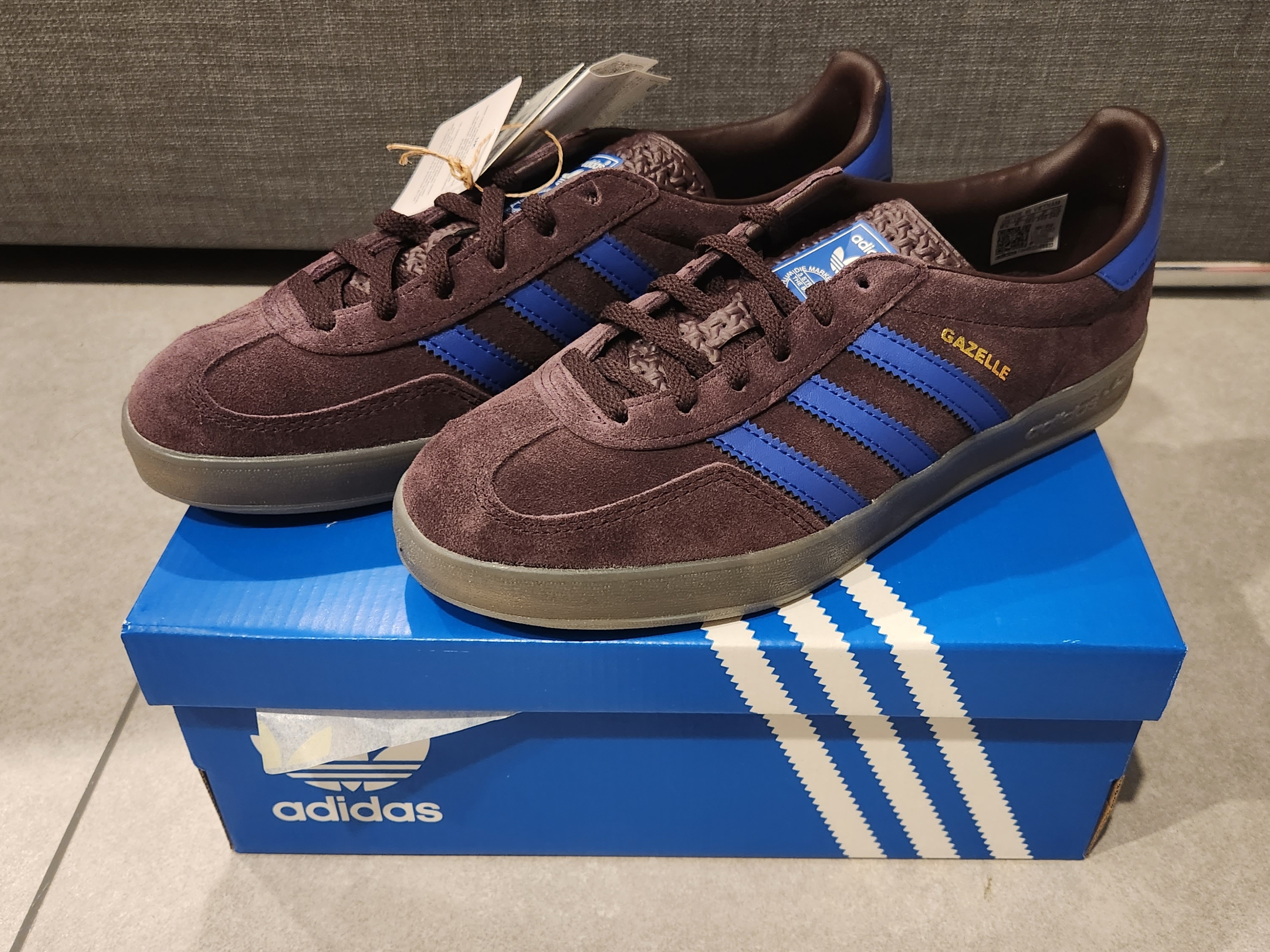Adidas Gazelle Indoor Shadow Maroon 착용 스타일