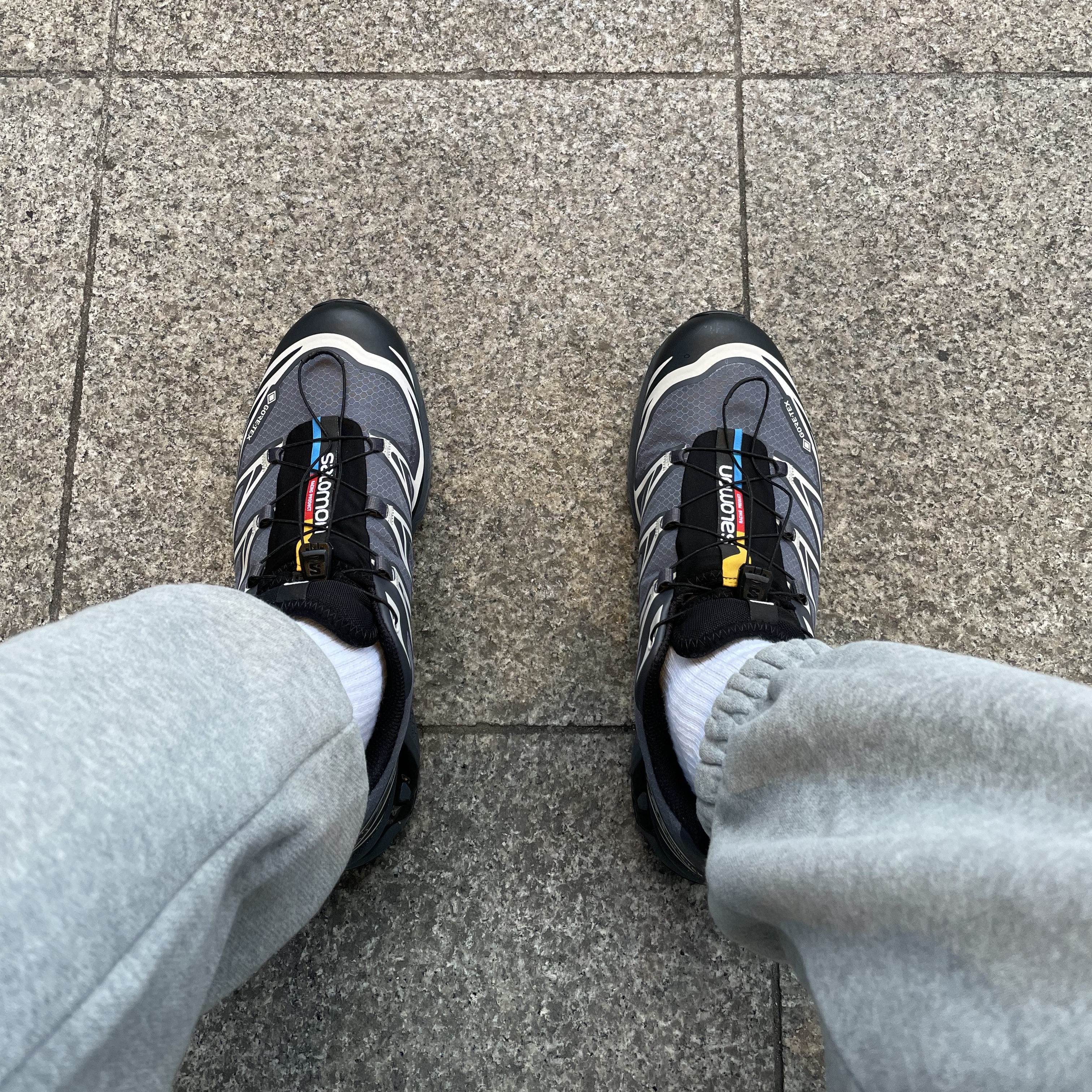 Salomon XT-6 Gore-Tex Black Ebony 착용 스타일 - 4