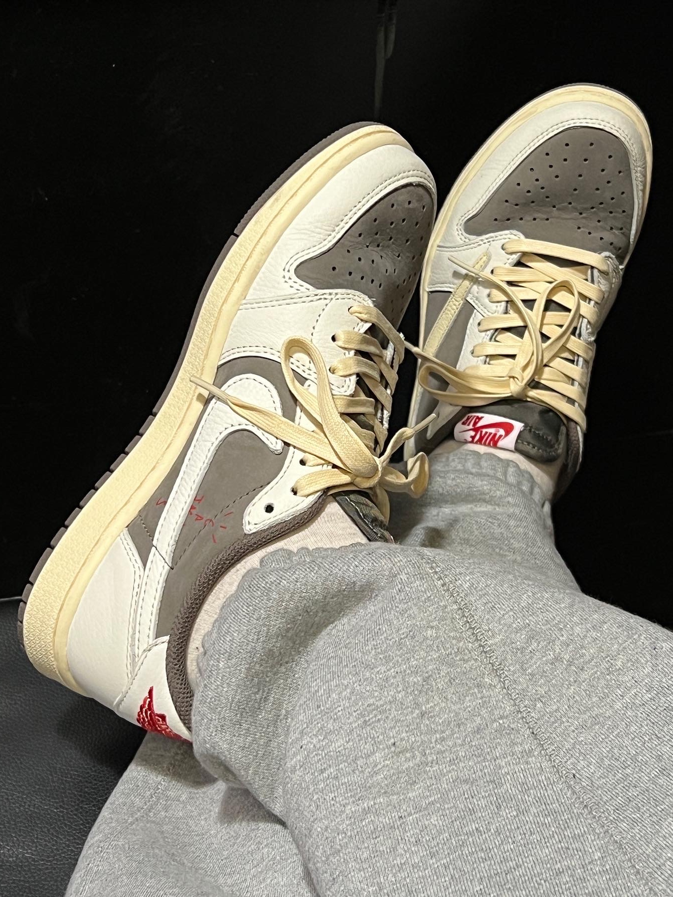 Jordan 1 x Travis Scott x Fragment Retro Low OG SP Military Blue, Jordan 1 x Travis Scott Retro Low OG SP Sail and Ridgerock 착용 스타일 - 3