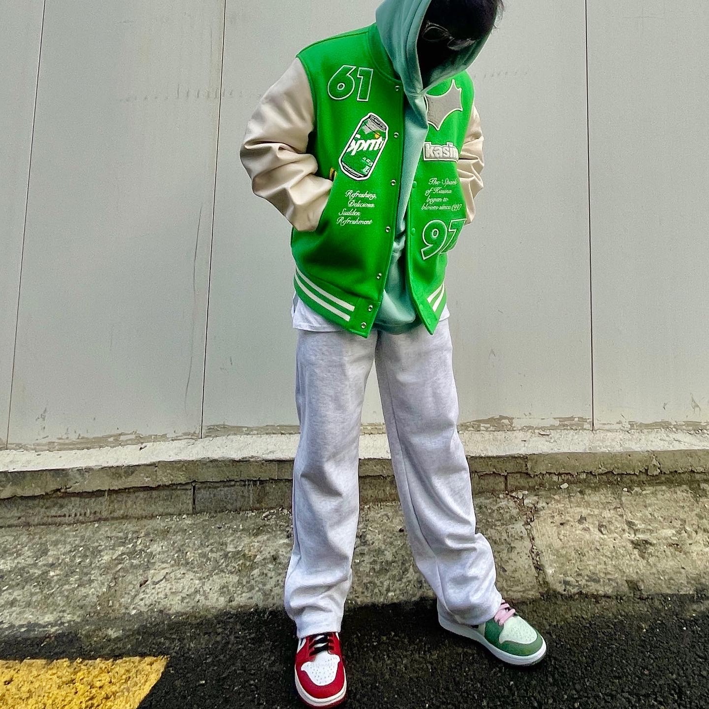 Jordan 1 Retro High OG Chicago 2015, (W) Jordan 1 Mid SE Dutch Green 착용 스타일