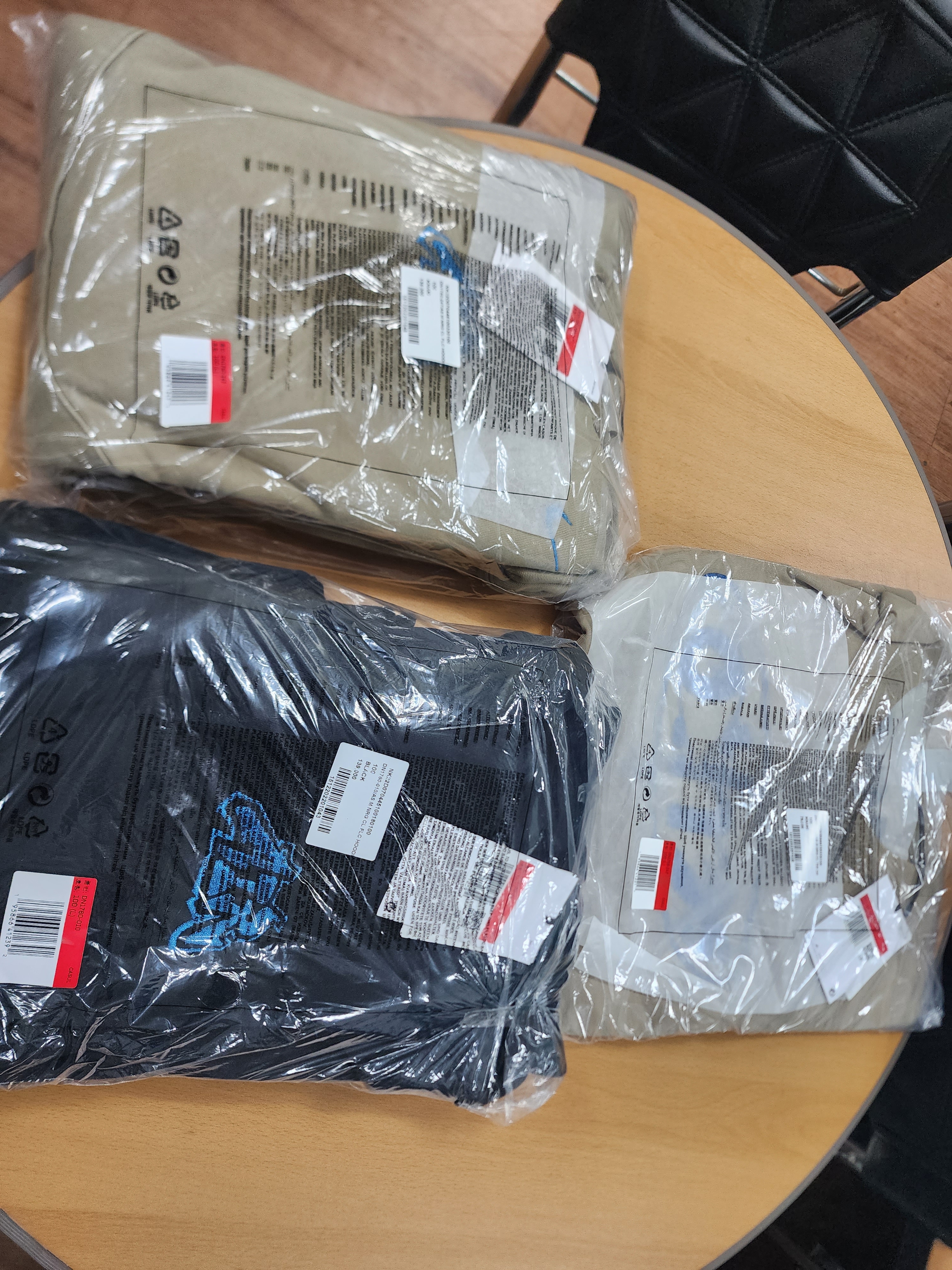 Nike x Off-White NRG Fleece Hoodie Black - Asia, Nike x Off-White NRG Fleece Hoodie Khaki - Asia 착용 스타일