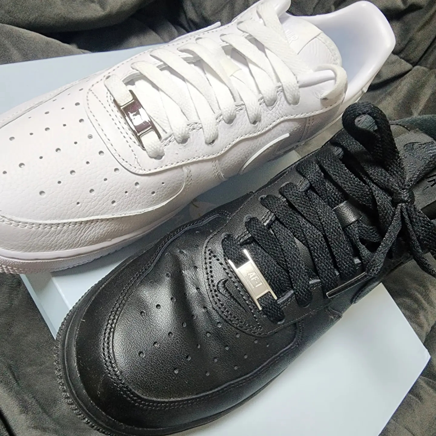 Nike x Supreme Air Force 1 Low Black, Nike x Drake Nocta Air Force 1 Low SP Certified Lover Boy White 착용 스타일 - 2