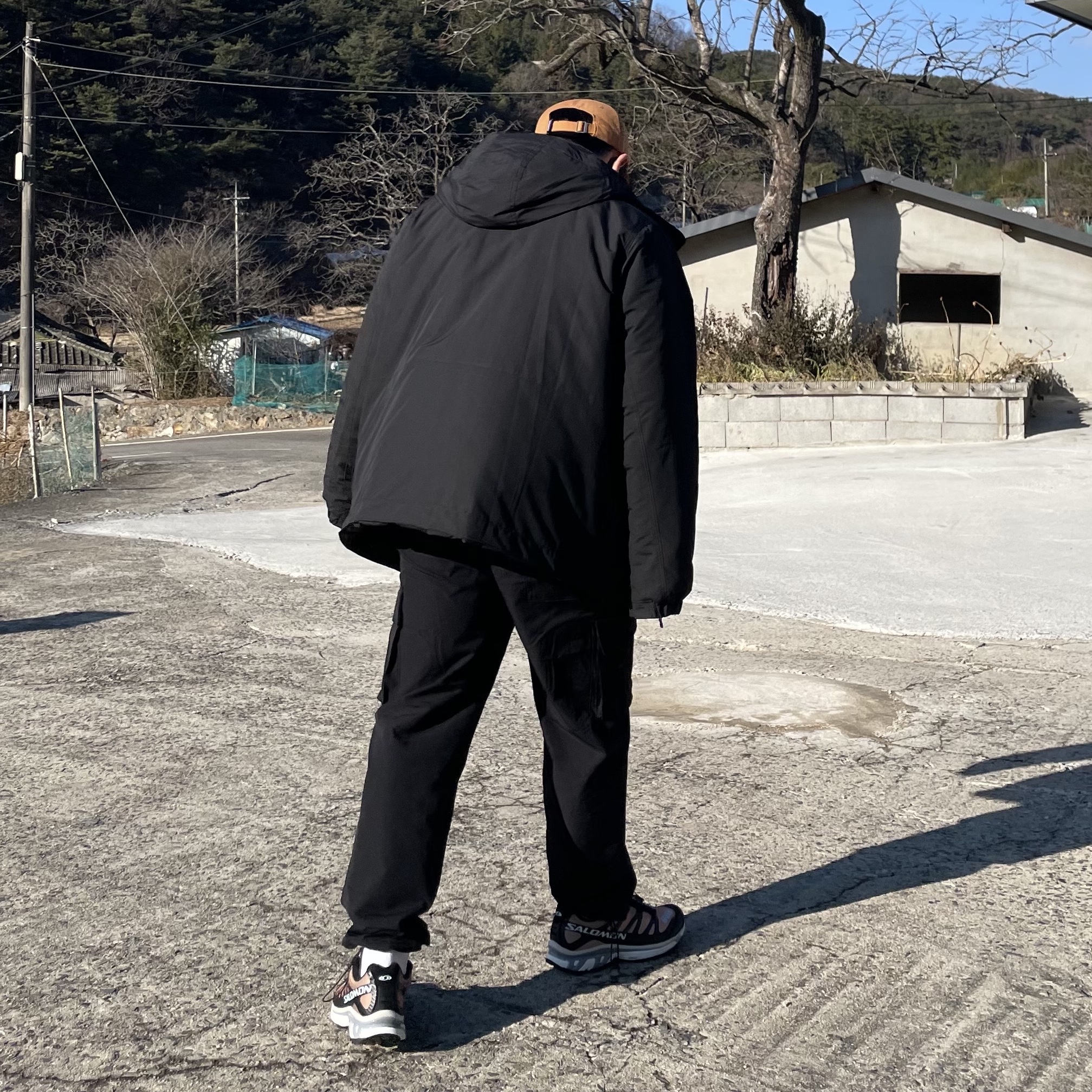Salomon XT-4 Tobacco Brown 착용 스타일