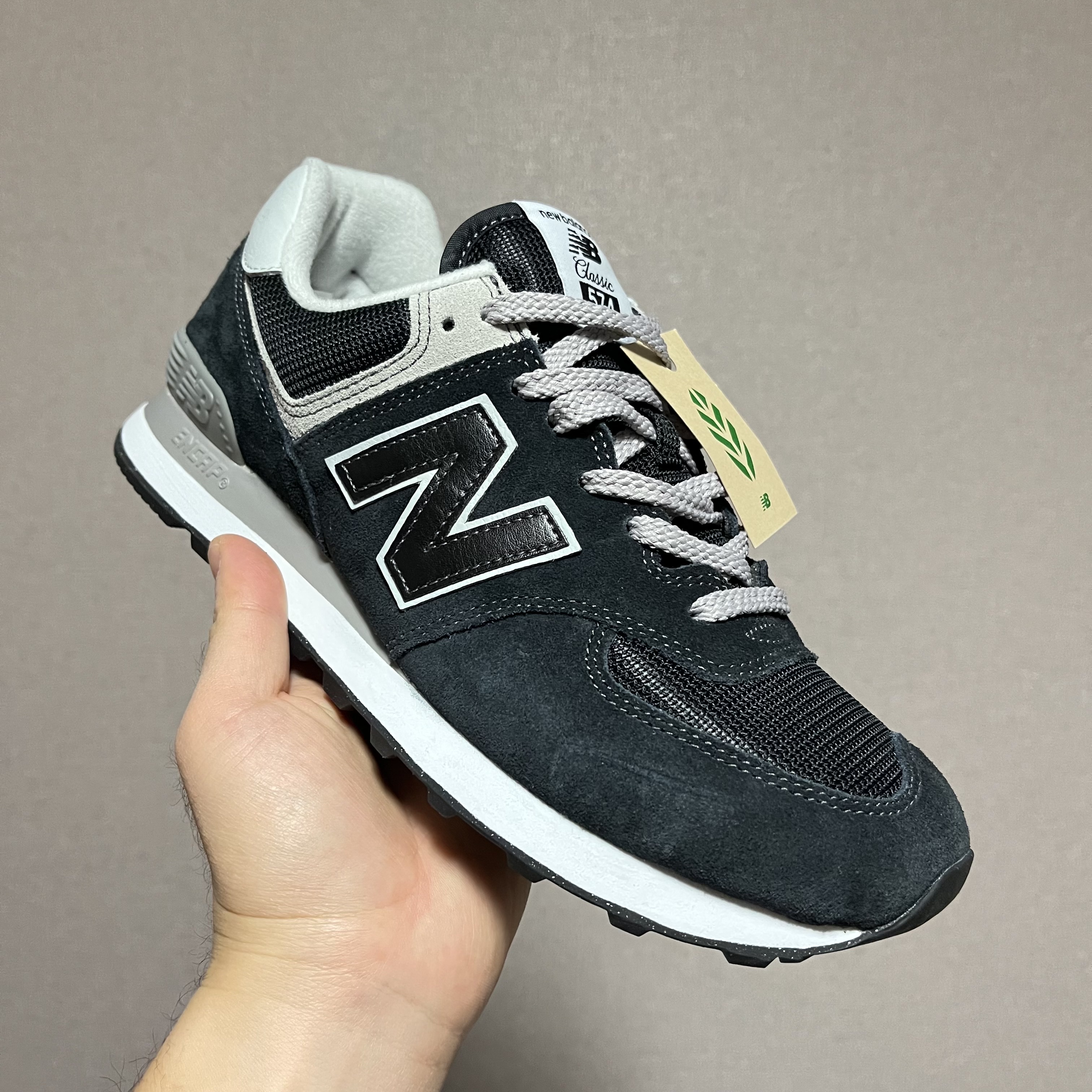 New Balance 574 Black - D Standard 착용 스타일