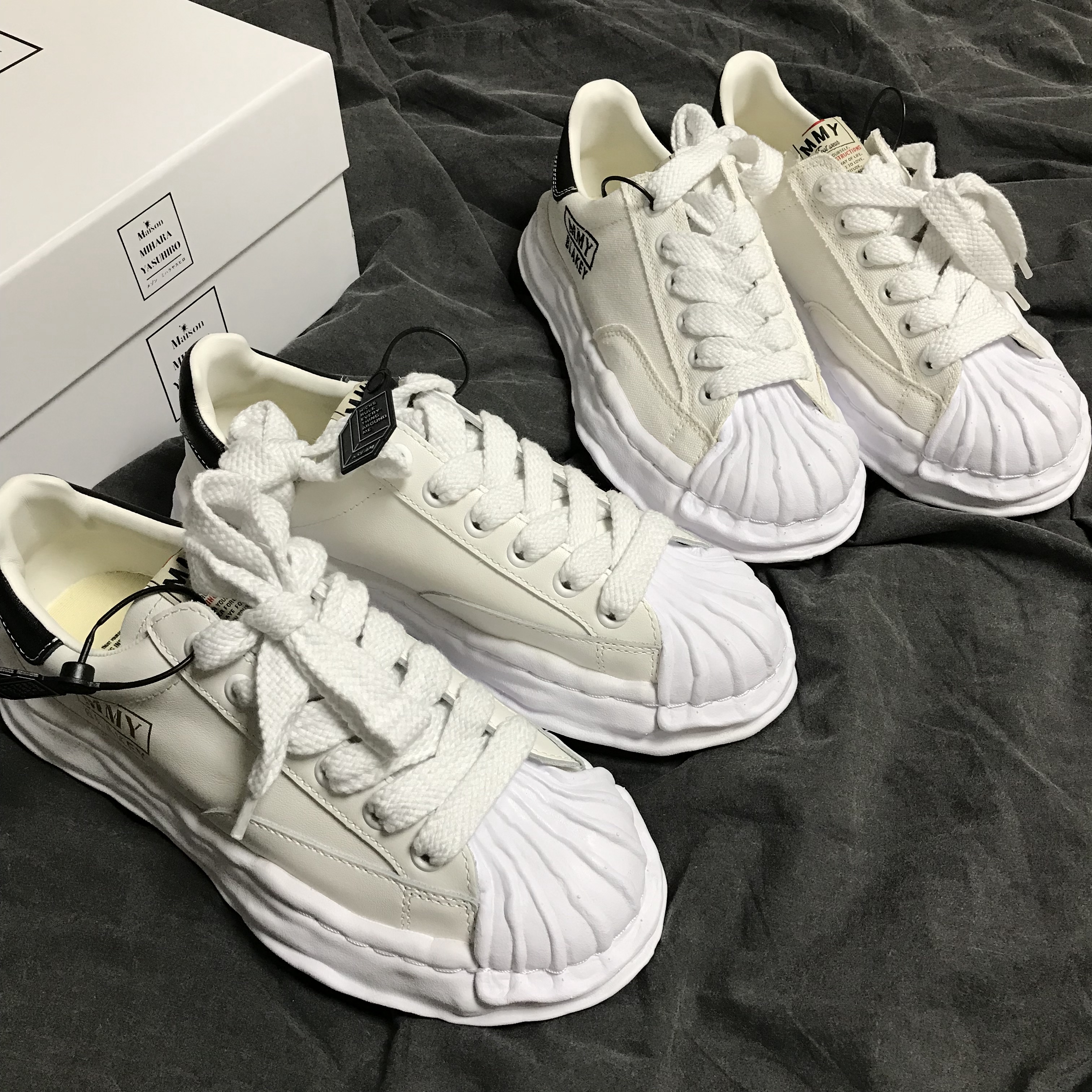 Maison Mihara Yasuhiro Blakey OG Sole Leather Low-top Sneakers White, Maison Mihara Yasuhiro Blakey OG Sole Canvas Low-top Sneakers White 착용 스타일