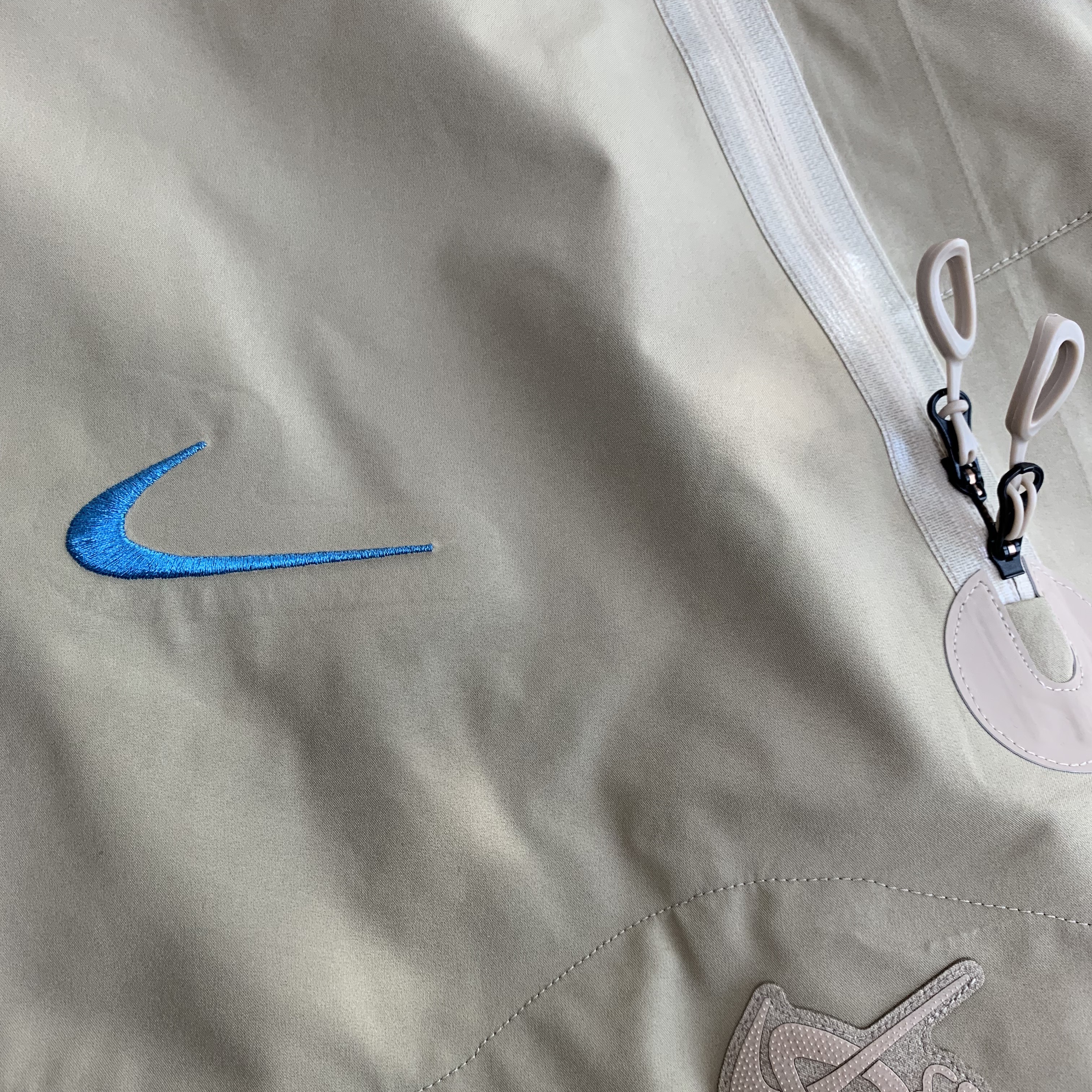 Nike x Off-White NRG Gore-Tex Jacket Khaki - Asia, Jordan 1 Retro High OG Chicago 2022 착용 스타일 - 3