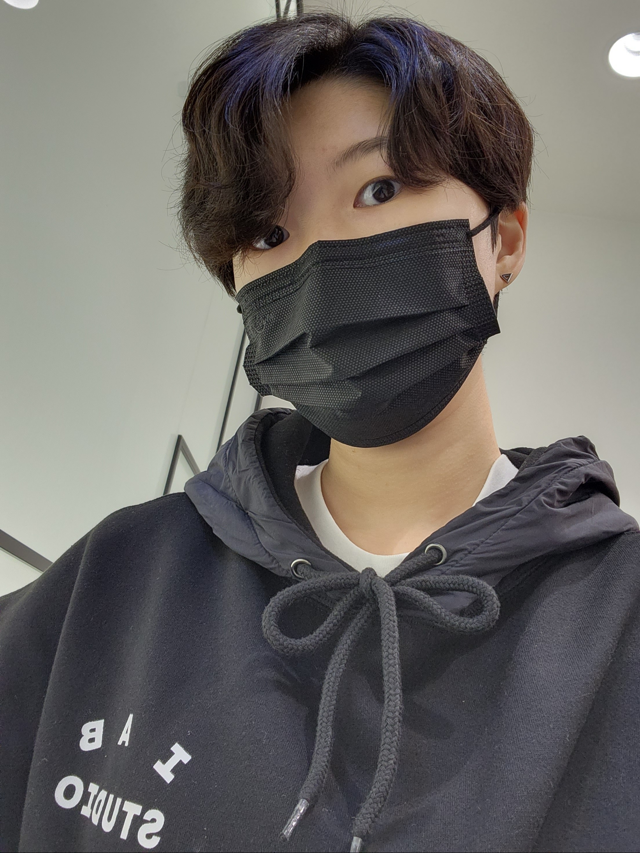 IAB Studio Woven Hoodie Black, (W) Nike Dunk Low Light Smoke Grey 착용 스타일 - 1