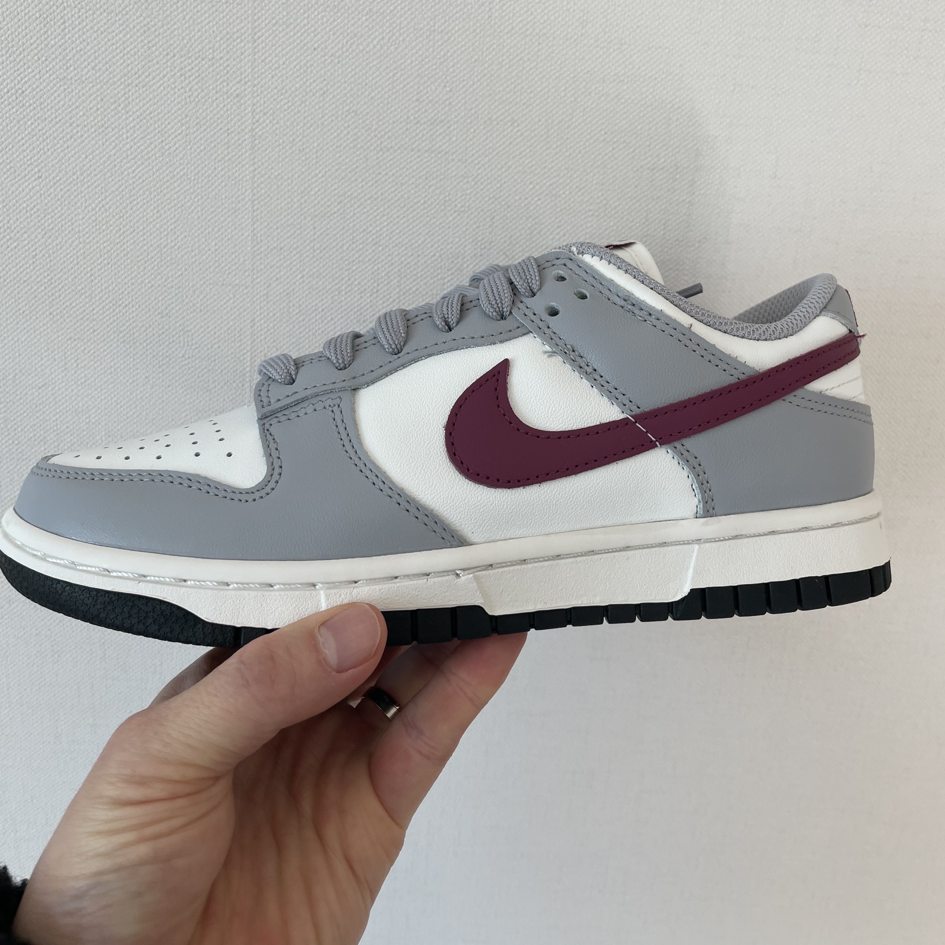 (W) Nike Dunk Low Wolf Grey Rosewood 착용 스타일