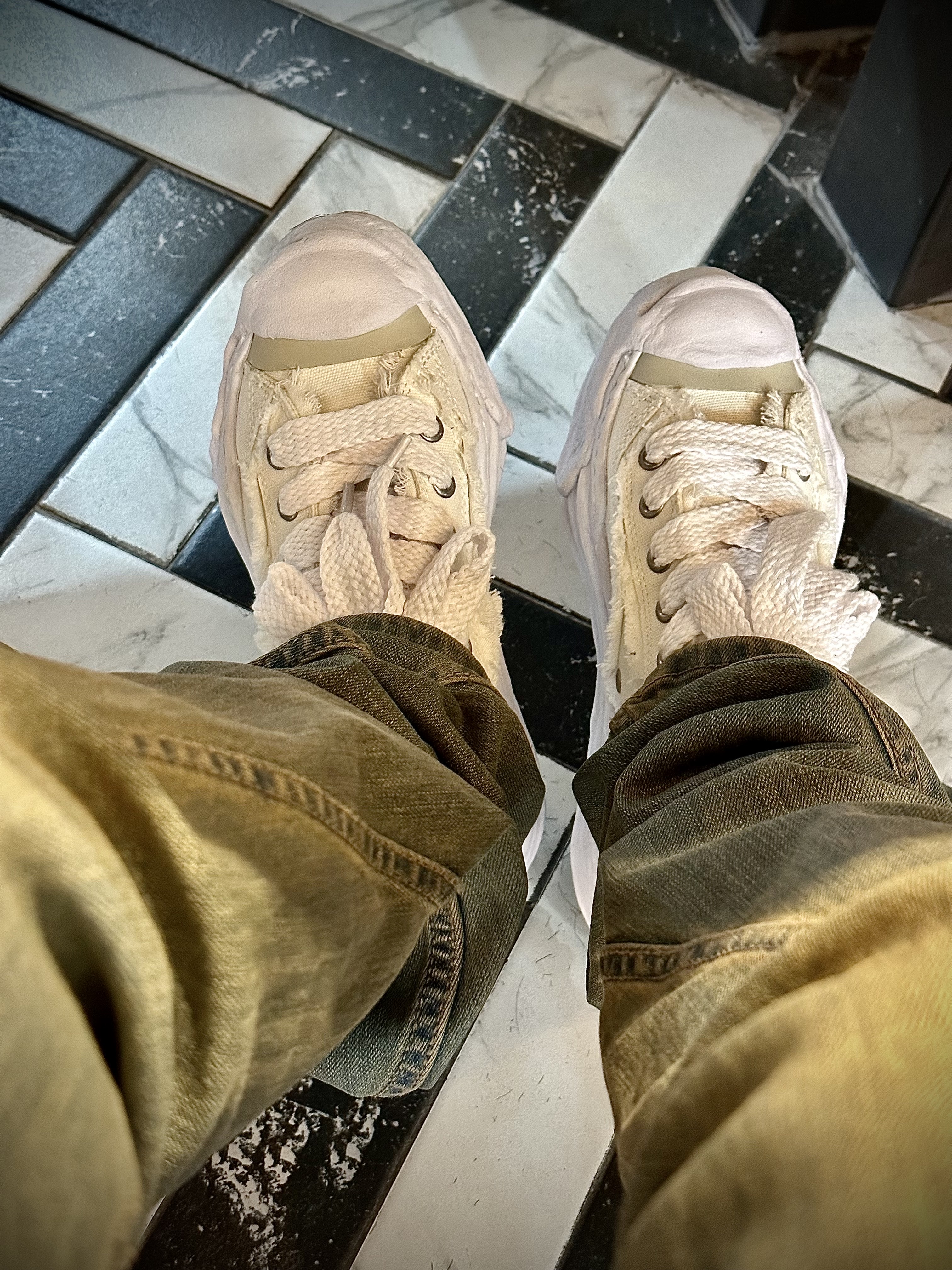 Maison Mihara Yasuhiro Hank OG Sole OH Canvas Low-top Sneakers White, (GS) Nike Dunk Low Black 착용 스타일 - 4